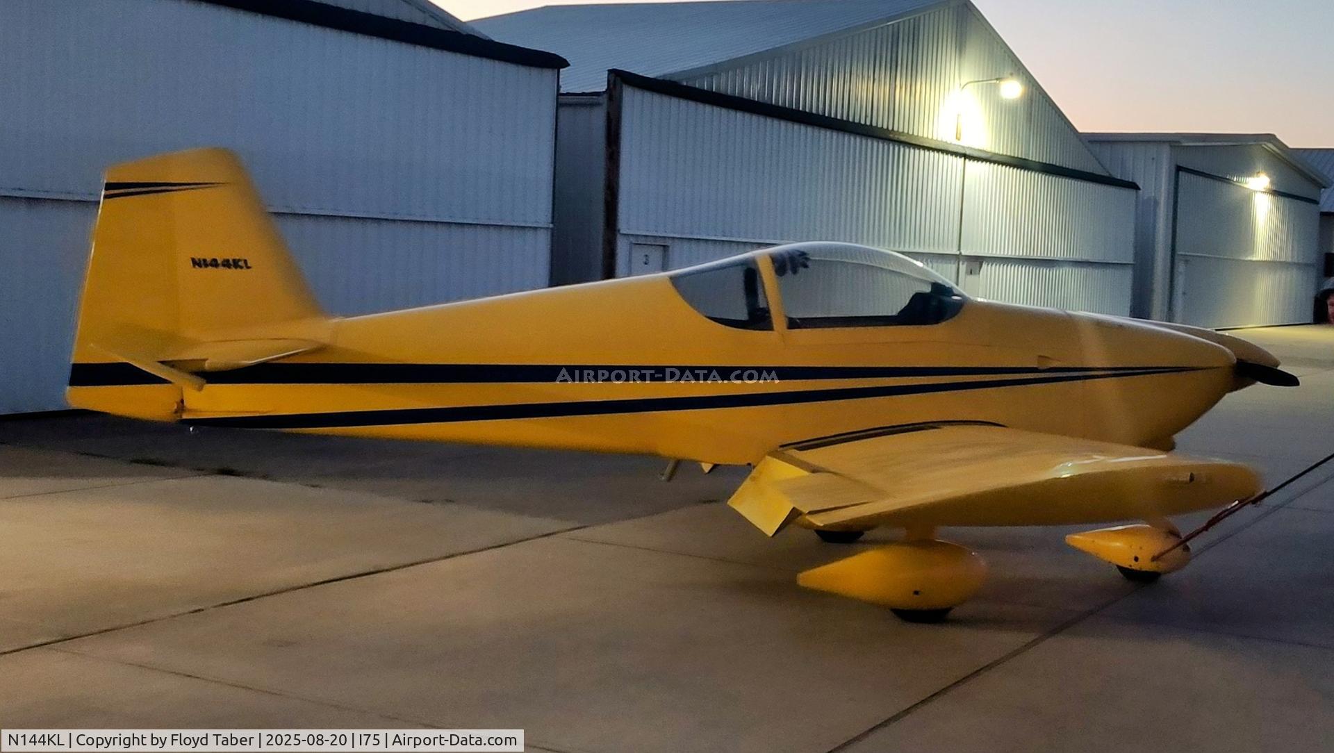 N144KL, 2004 Vans RV-6A C/N 22663, Putting the new airplane away for the night