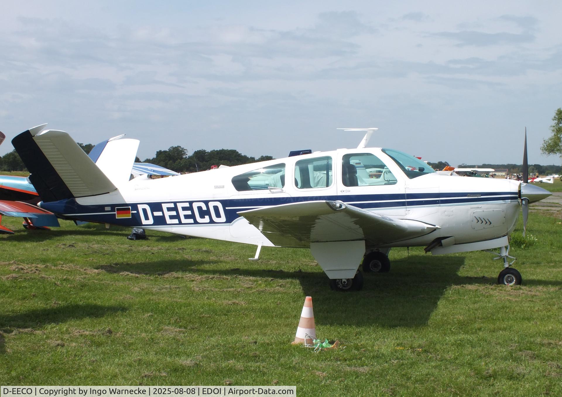 D-EECO, 1972 Beech V35B Bonanza C/N D-9339, Beechcraft V35B Bonanza at Bienenfarm airfield during the 2025 Quax Bücker-Treffen (Bücker-Meeting) and Vintage Aerobatic World Championships