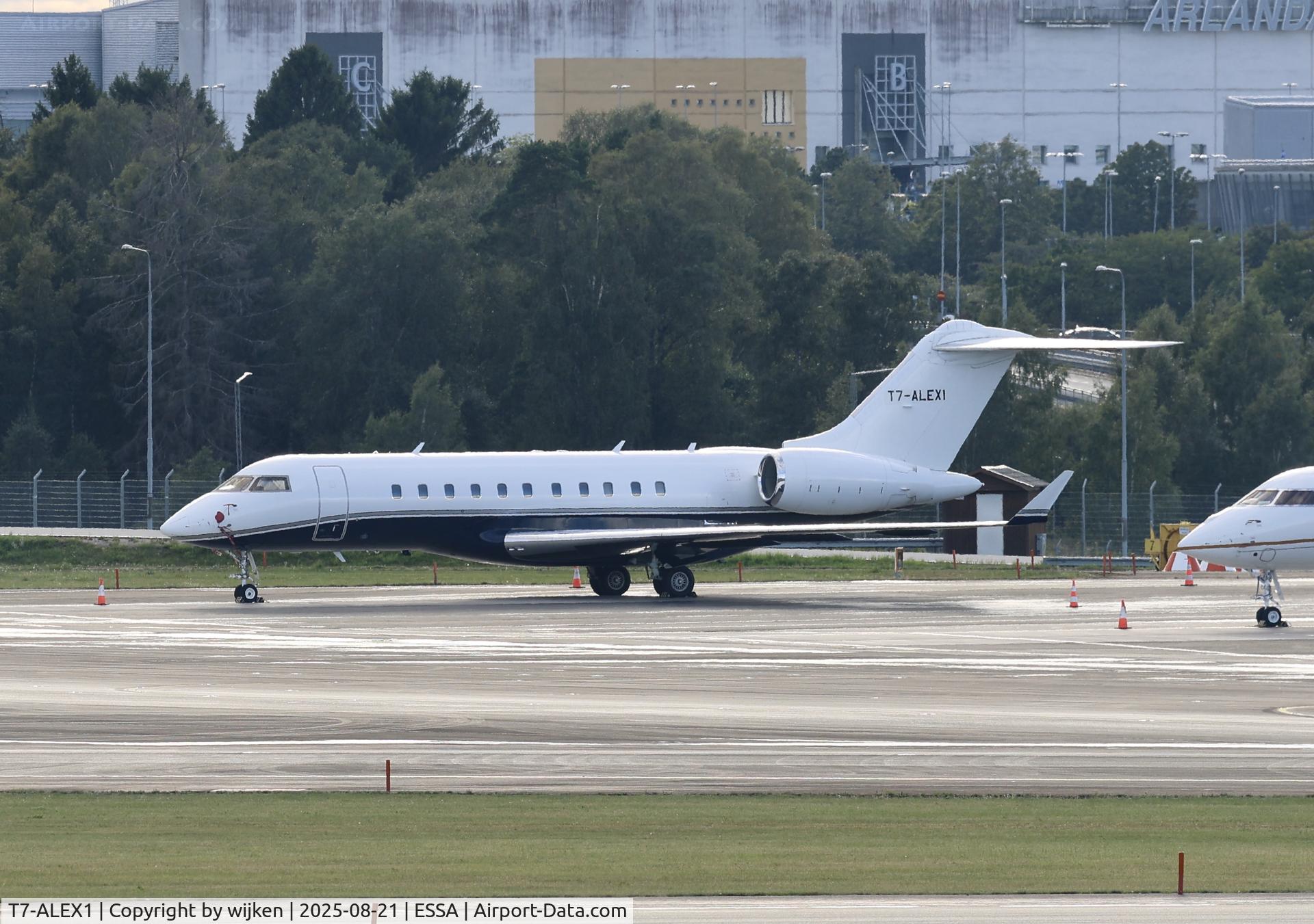T7-ALEX1, 2004 Bombardier BD-700-1A11 Global 5000 C/N 9155, Ramp M