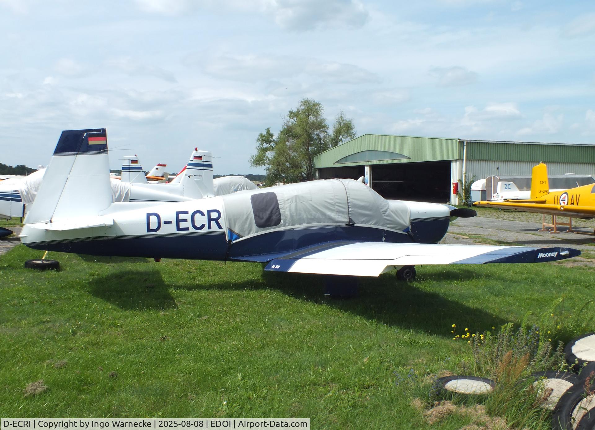 D-ECRI, Mooney M20C Mark 21 Ranger C/N 2176, Mooney M20C Mark 21 at Bienenfarm airfield during the 2025 Quax Bücker-Treffen (Bücker-Meeting) and Vintage Aerobatic World Championships