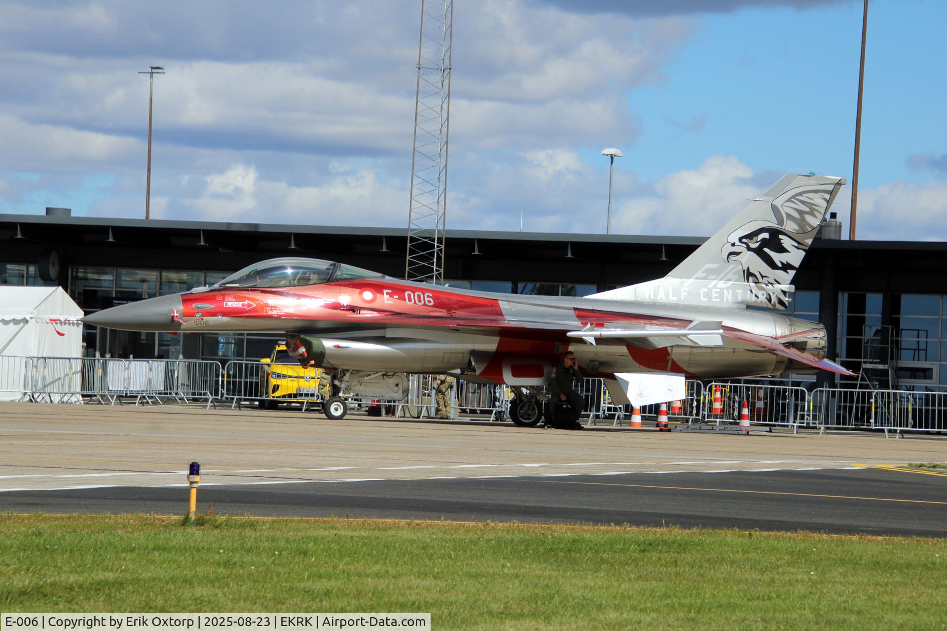 E-006, 1988 SABCA F-16A Fighting Falcon C/N 6F-49, E-006 at the Roskilde Air Show