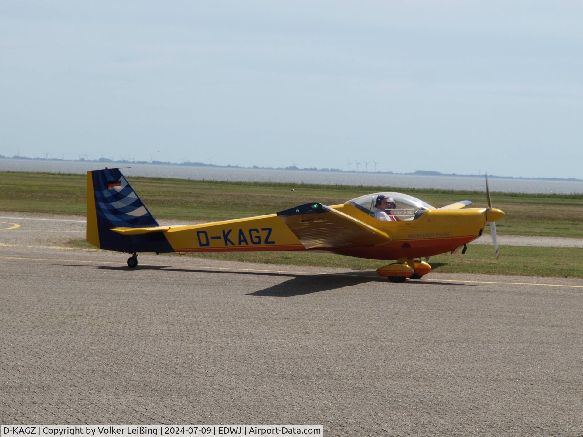 D-KAGZ, 2010 Scheibe SF-25C C/N 44727, taxi in