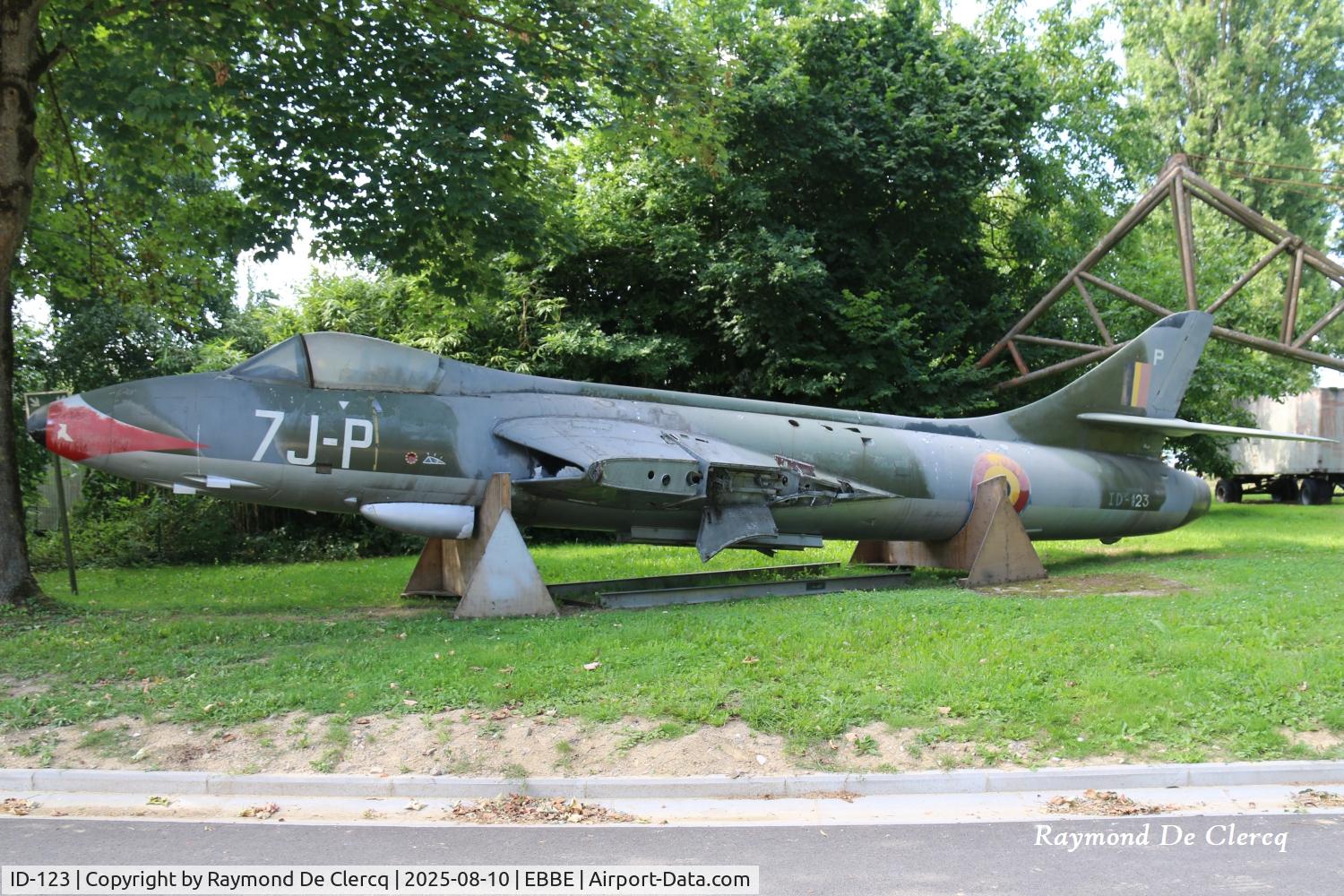 ID-123, 1958 Hawker SABCA F4F6 C/N 8679, Hawker Hunter ID-123 preserved at Beauvechain 1W Historical Center.  C/n is 8678 !