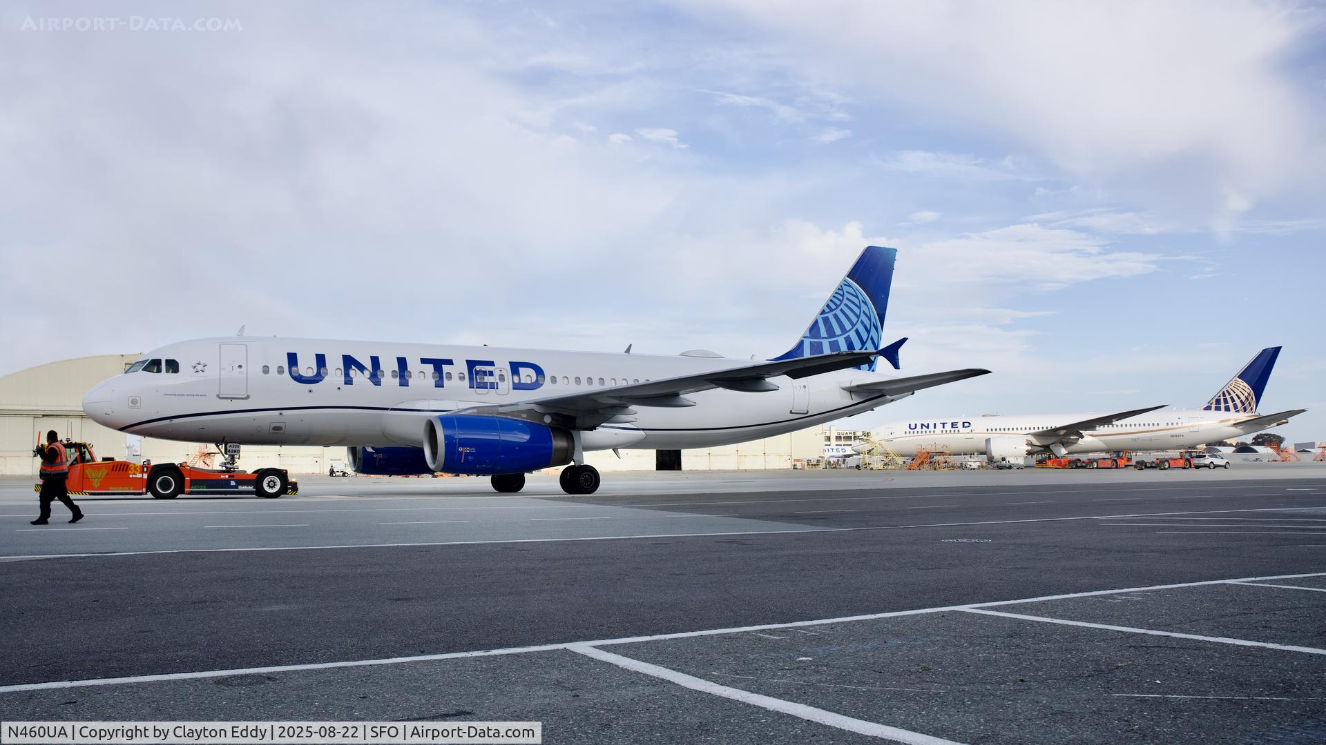 N460UA, 2000 Airbus A320-232 C/N 1248, SFO 2025
