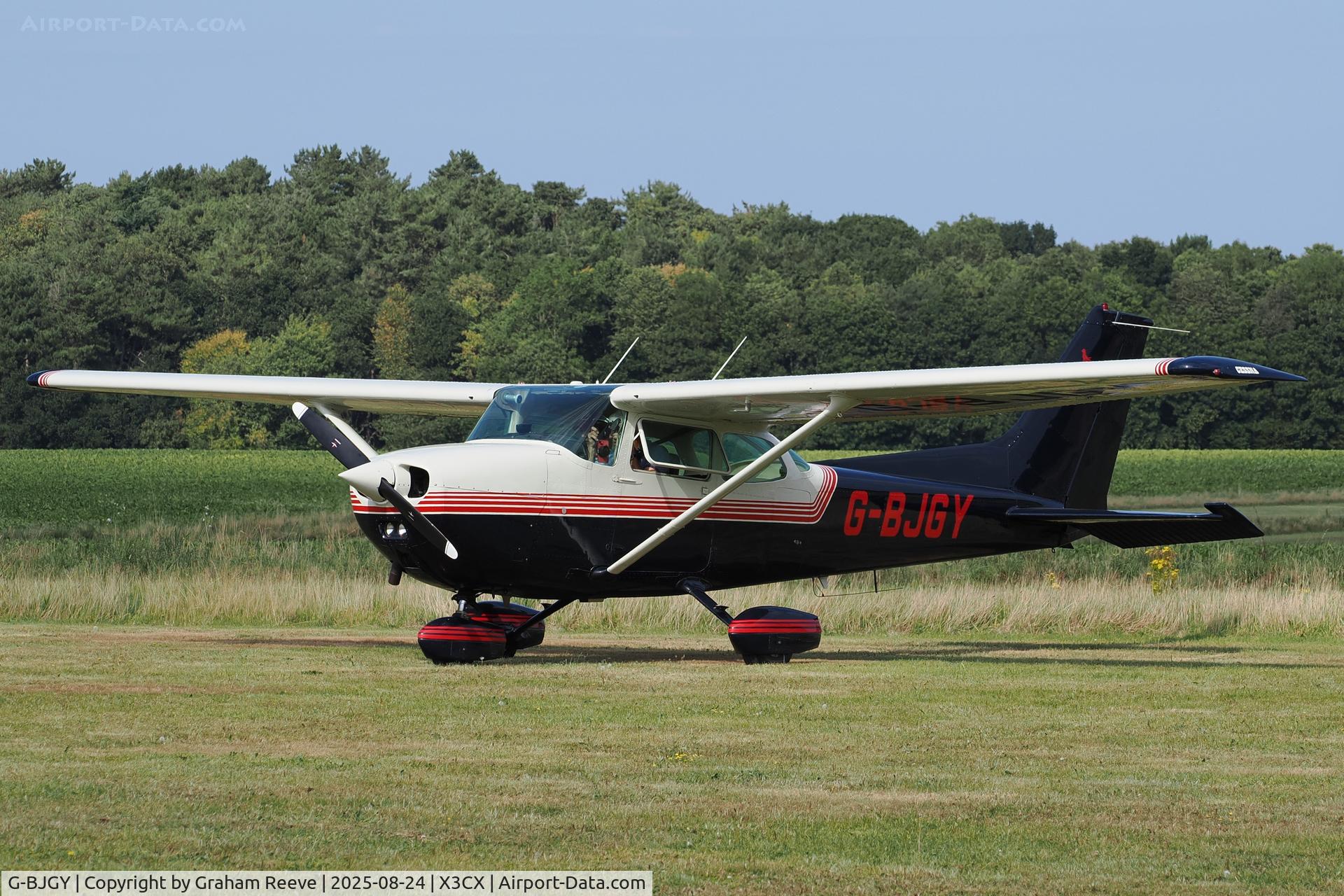 G-BJGY, 1981 Reims F172P Skyhawk C/N 2128, Just landed at Northrepps.