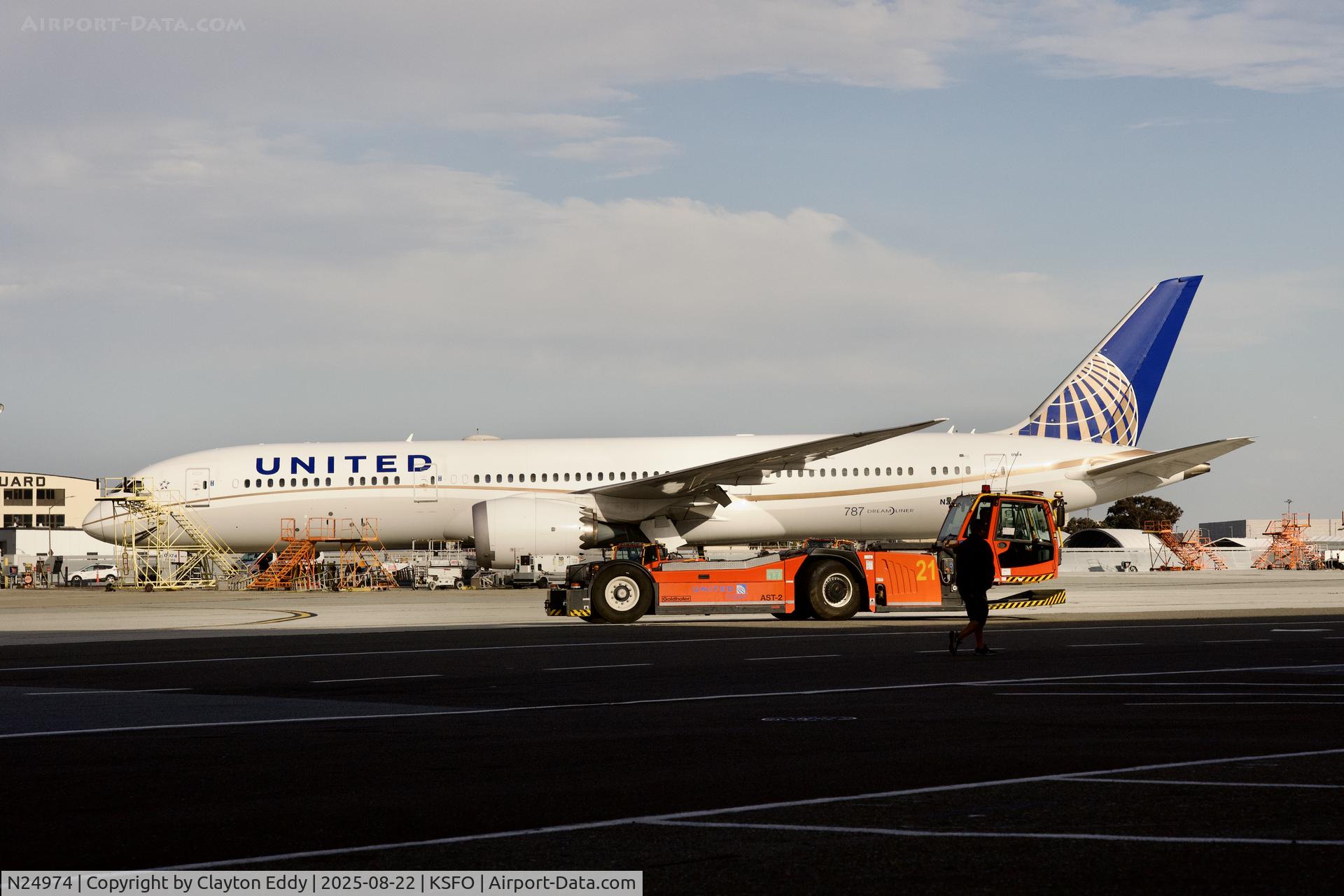 N24974, 2018 Boeing 787-9 Dreamliner Dreamliner C/N 40942, SFO 2025