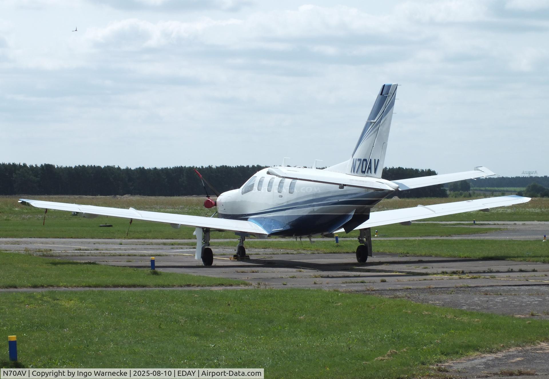 N70AV, Socata TBM-700 C/N 6, SOCATA TBM-700 at Strausberg airfield '2508