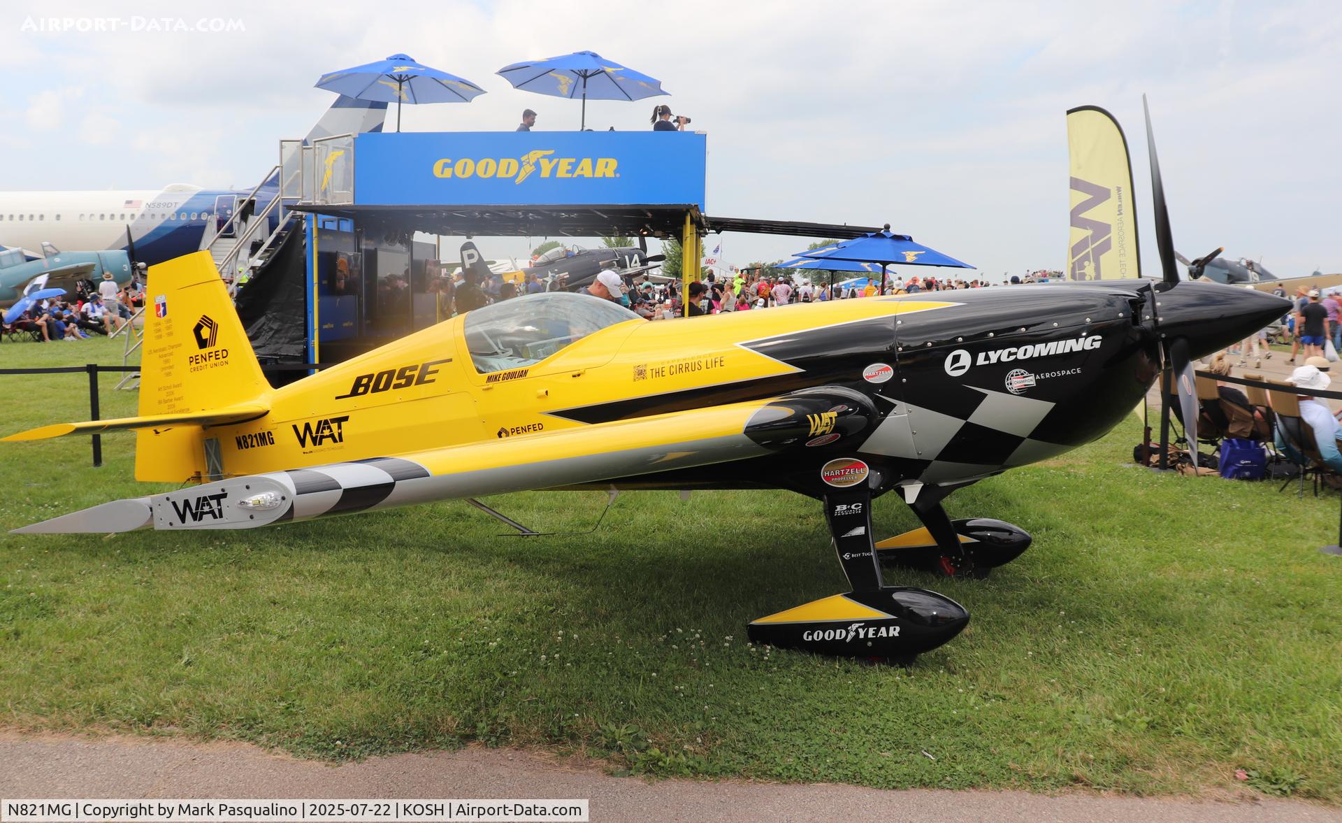 N821MG, 2009 Extra EA-300SC C/N SC010, Extra EA-300SC