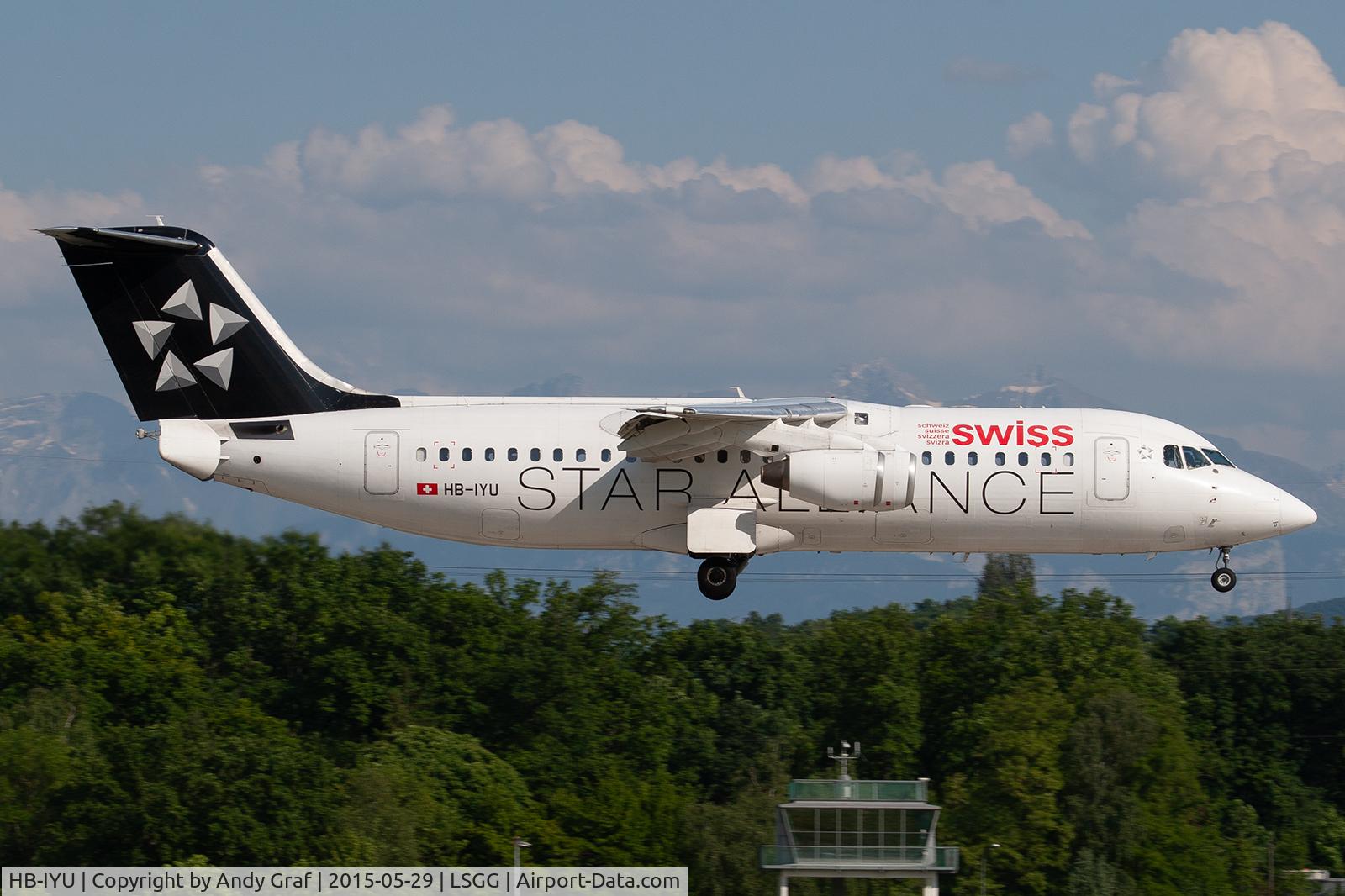 HB-IYU, 2000 British Aerospace Avro 146-RJ100 C/N E3379, Swiss RJ100