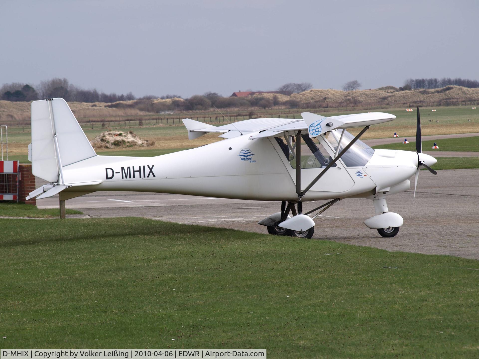 D-MHIX, Comco Ikarus C-42 B, parking