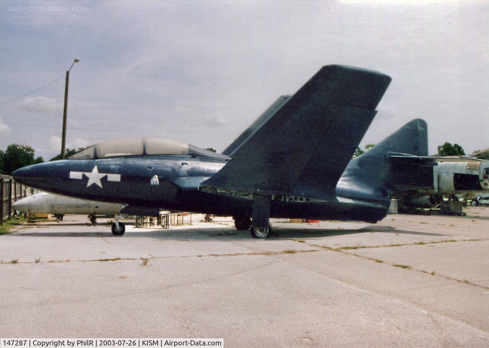 141121, Grumman TAF-9J Cougar C/N 368C, 147287 Grumman F9F Cougar USN Reilly's Aviation Kissimmee 26.07.03
