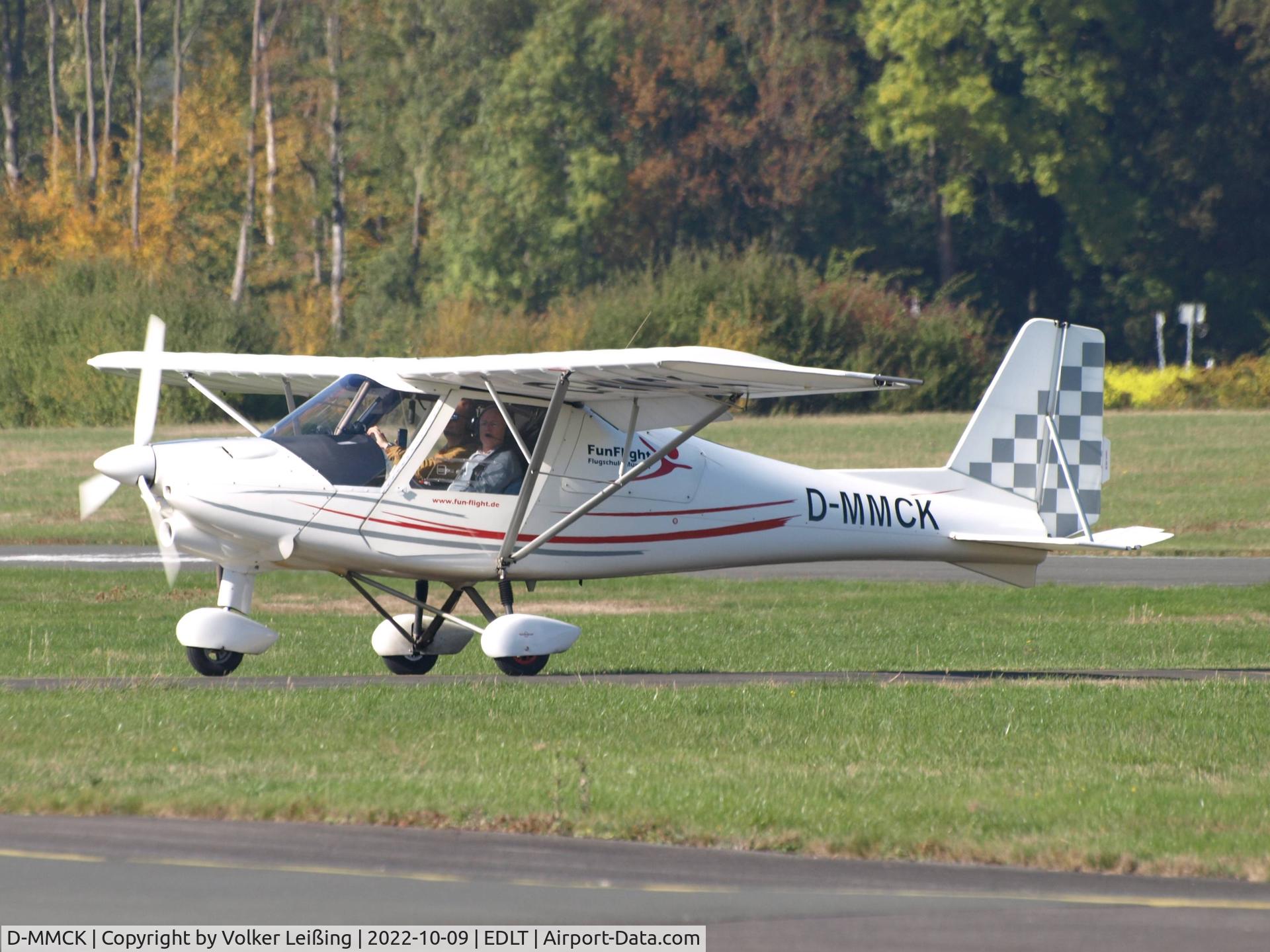D-MMCK, 2015 Comco  Ikarus C42B C/N 0298, taxi to parking