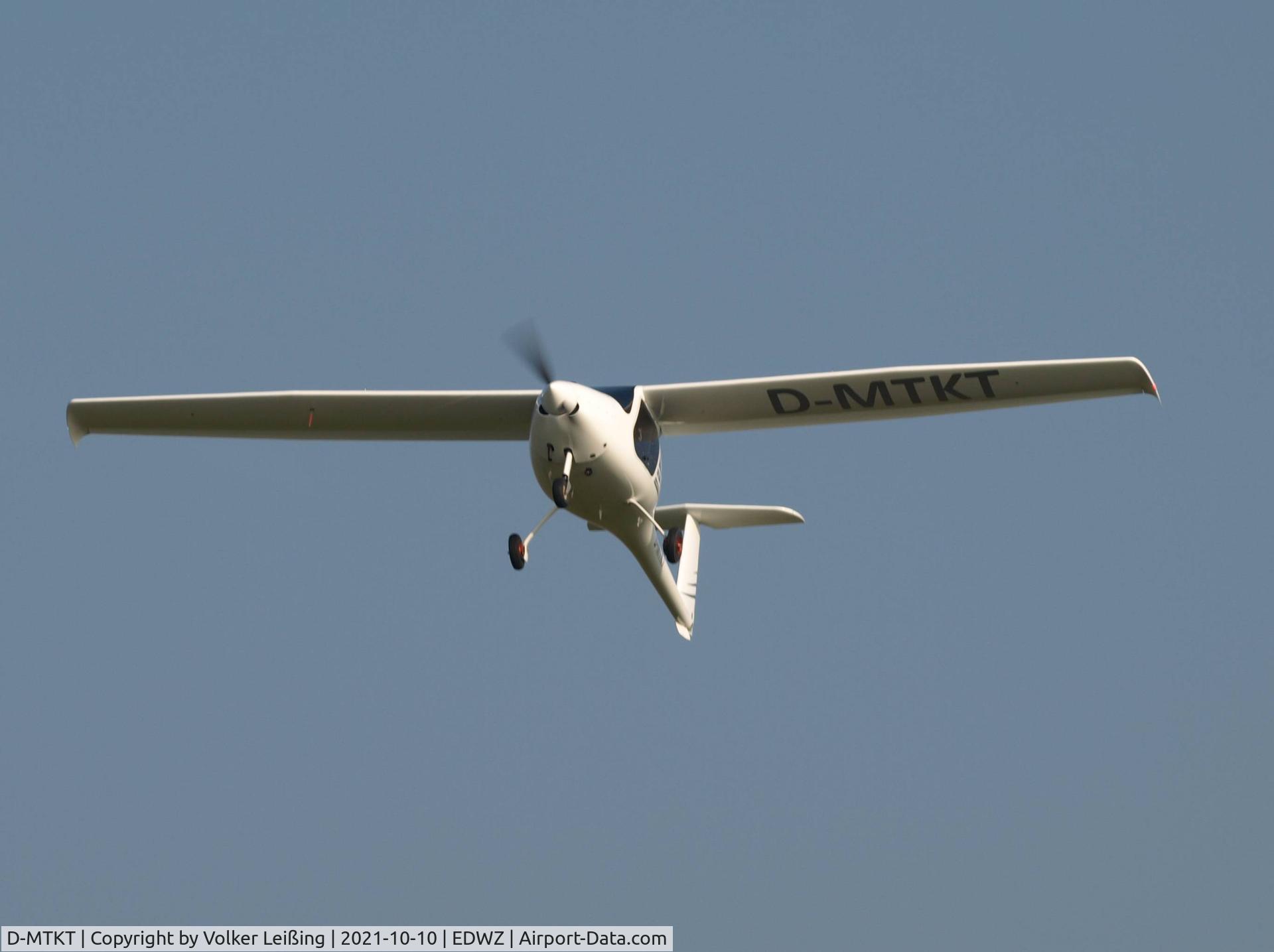 D-MTKT, Pipistrel Virus SW 100, climbing