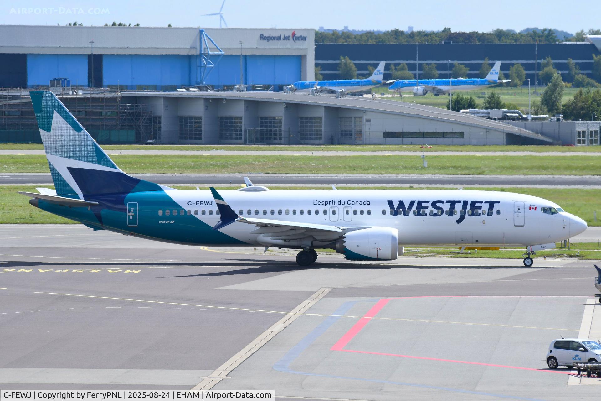 C-FEWJ, 2022 Boeing 737-8 MAX C/N 60547, Westjet B738 Max departing for Halifax