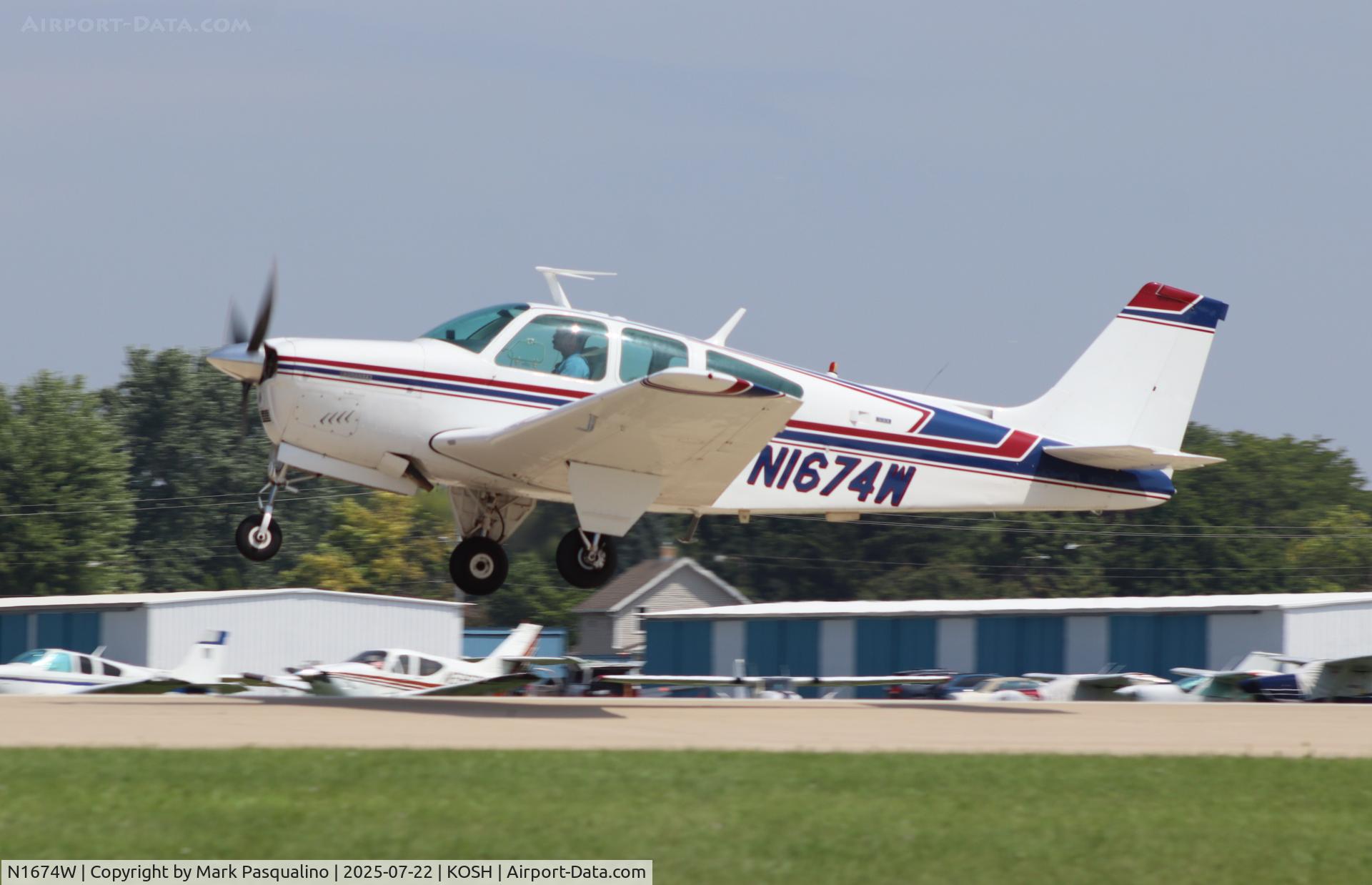 N1674W, 1972 Beech G33 C/N CD-1298, Beech G33