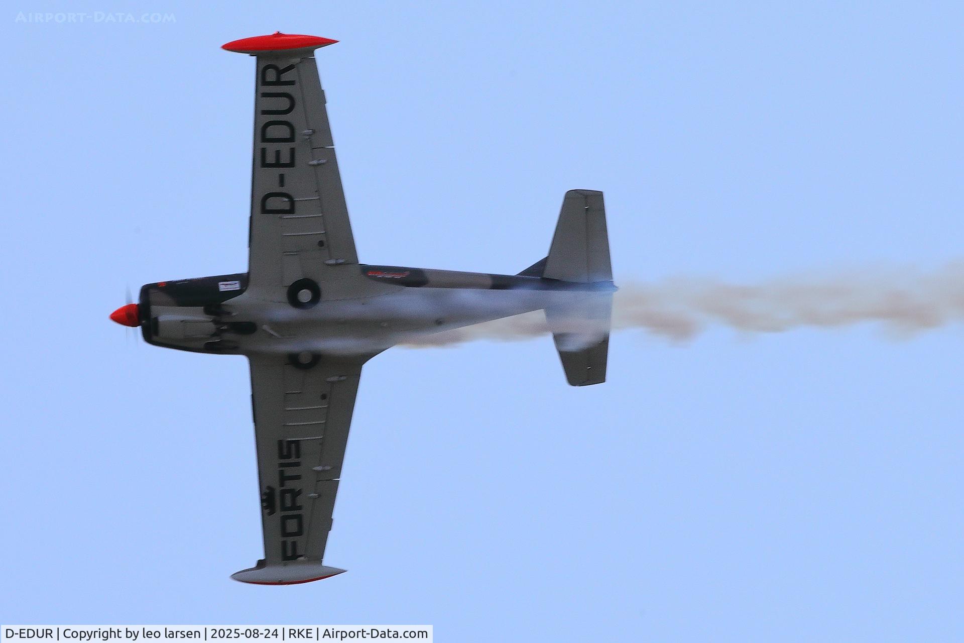 D-EDUR, 1980 SIAI-Marchetti SF-260 C/N 110, Roskilde Air Show 24.8.2025