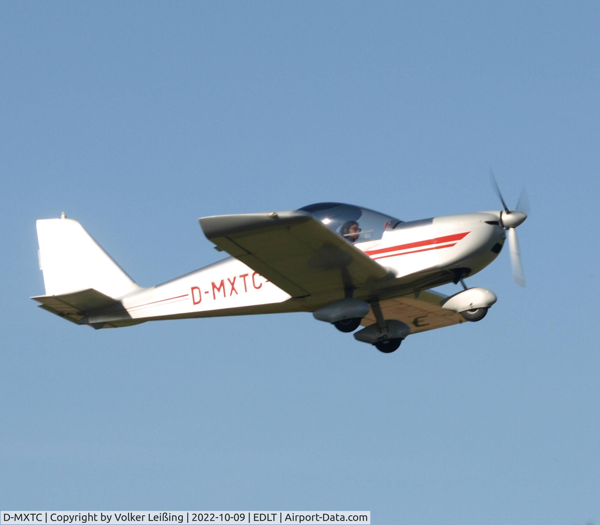 D-MXTC, 2003 Evektor-Aerotechnik EV-97 Eurostar C/N 2003-1805, climbing