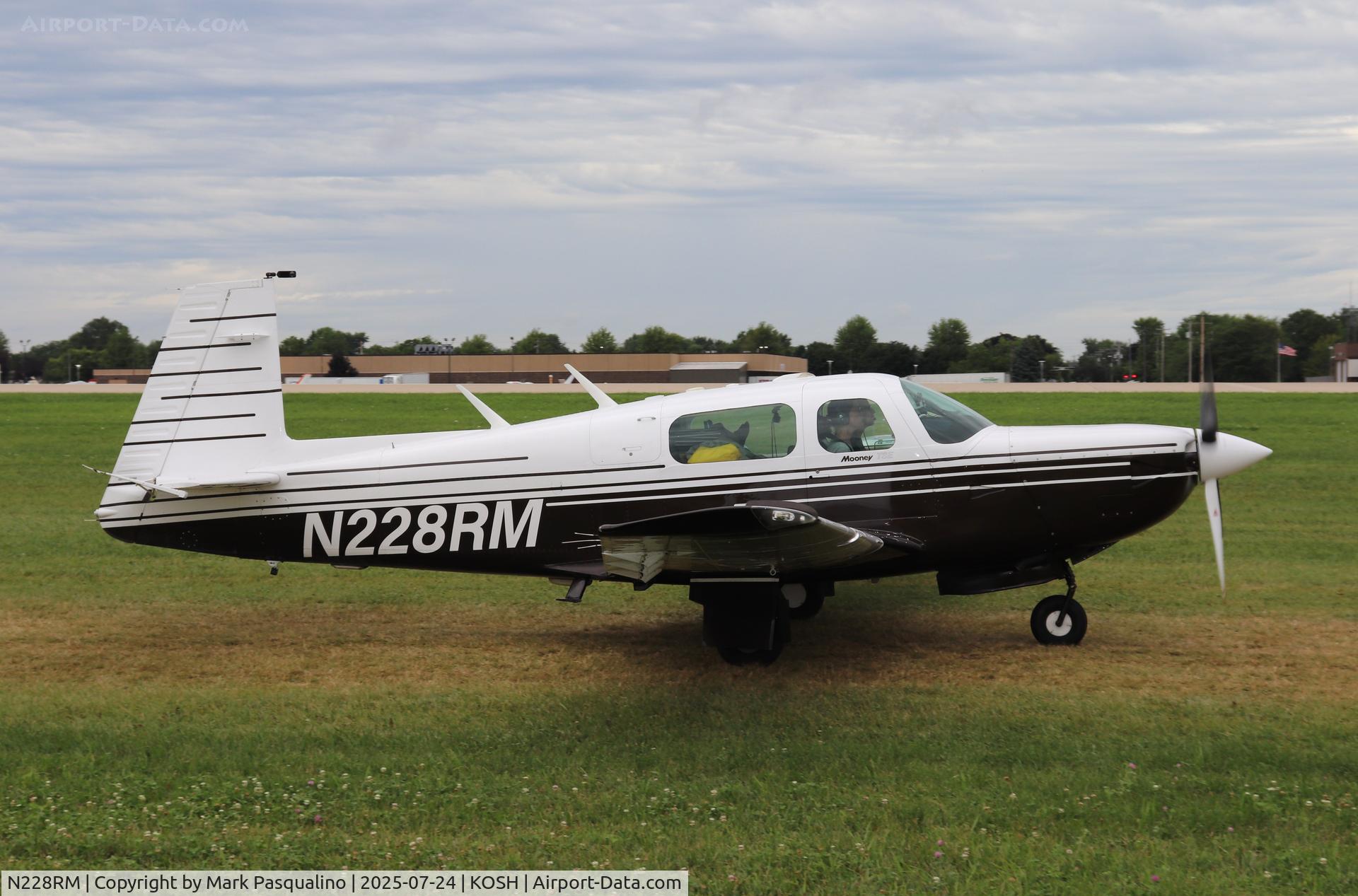 N228RM, 1990 Mooney M20K C/N 25-1230, Mooney M20K