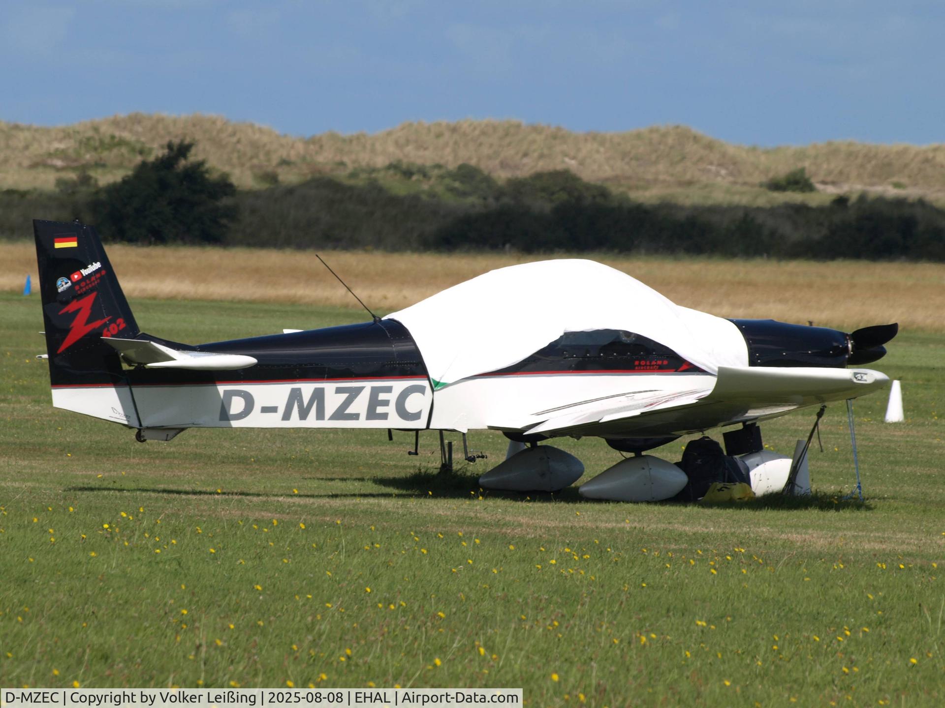 D-MZEC, 2006 Roland Z-602 C/N Z-9544, parking
