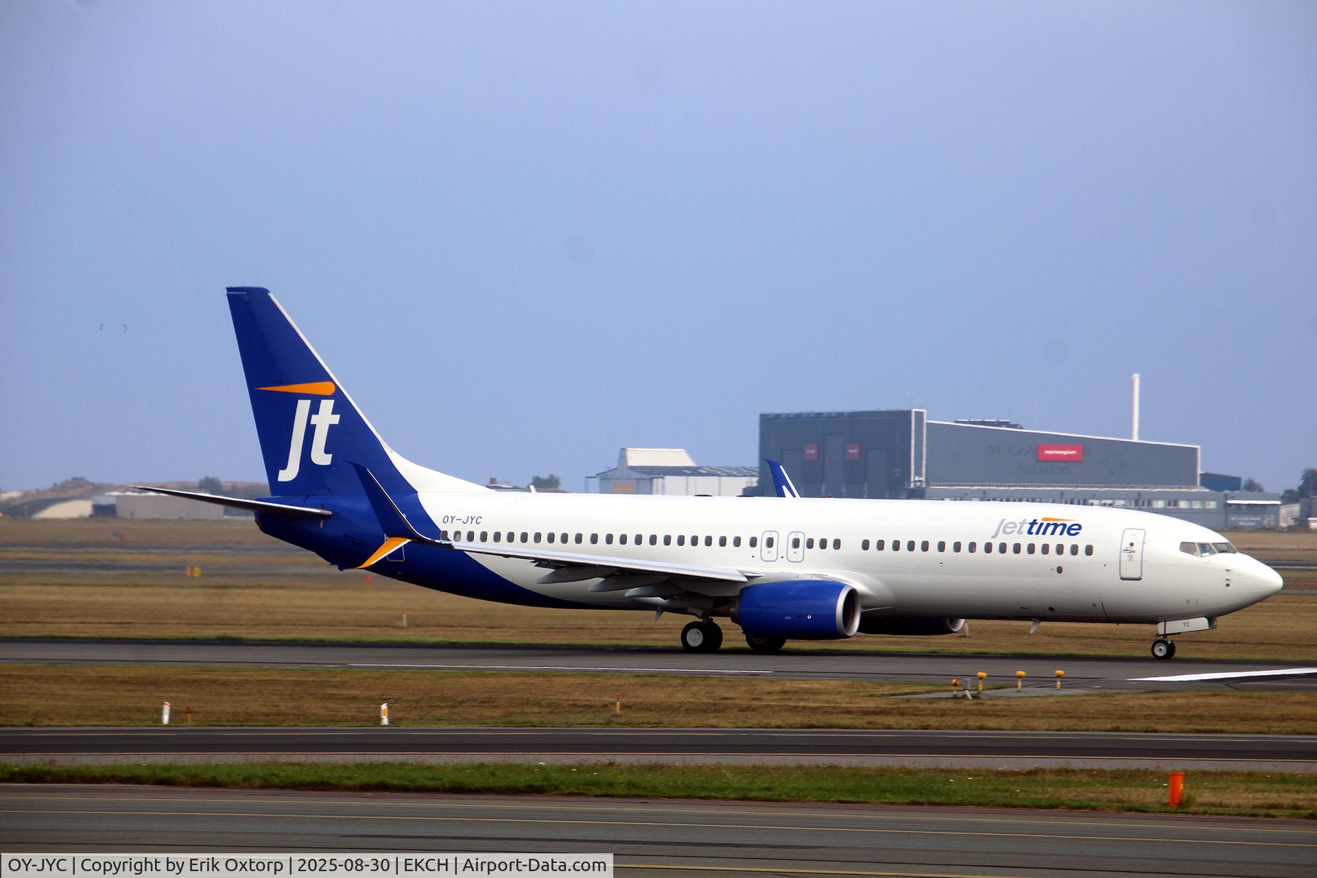 OY-JYC, 2015 Boeing B737-8KN C/N 40274, OY-JYC taking off rw 22R