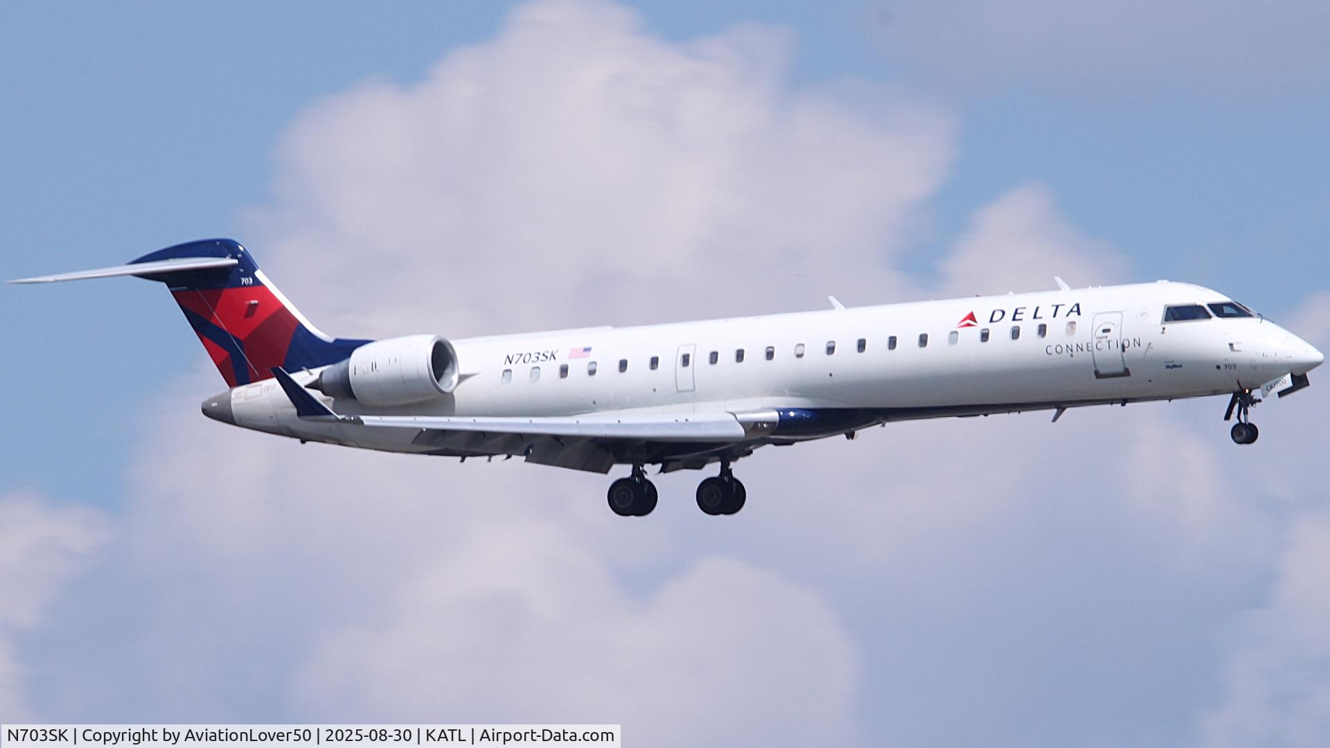 N703SK, 2004 Bombardier CRJ-701ER (CL-600-2C10) Regional Jet C/N 10139, Delta/SkyWest CRJ7