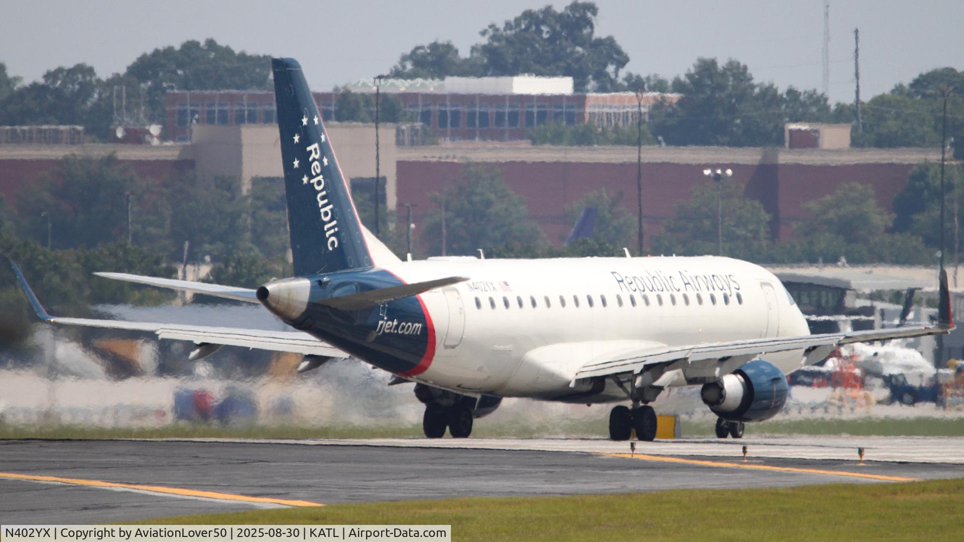 N402YX, 2013 Embraer 175LR (ERJ-170-200LR) C/N 17000364, Republic E175