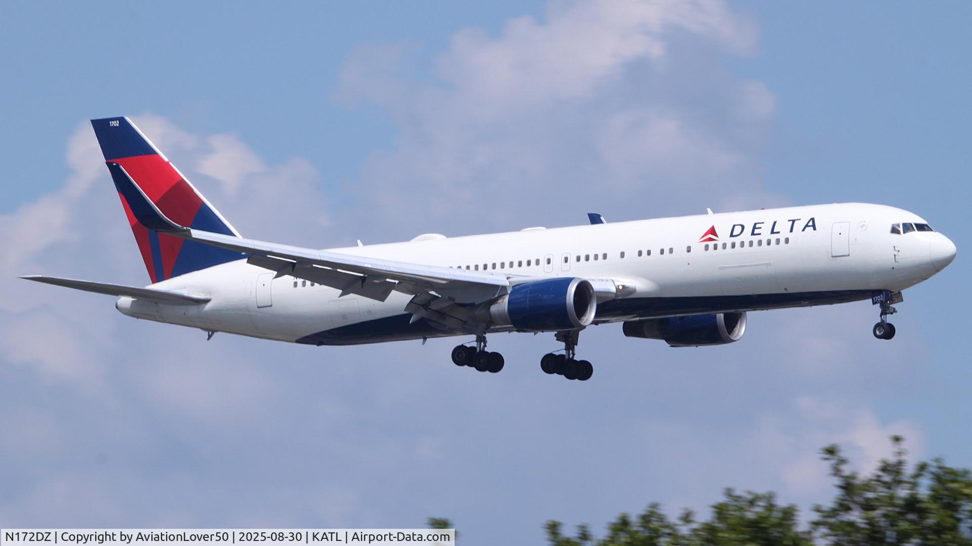 N172DZ, 1998 Boeing 767-332 C/N 29691, Delta 763