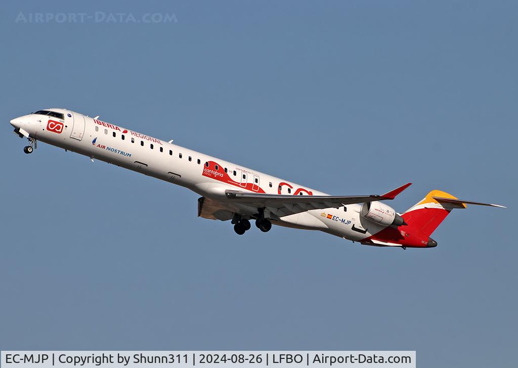 EC-MJP, 2016 Bombardier CRJ-1000ER NG (CL-600-2E25) C/N 19046, Climbing after take off from rwy 32L... Cantabria c/s