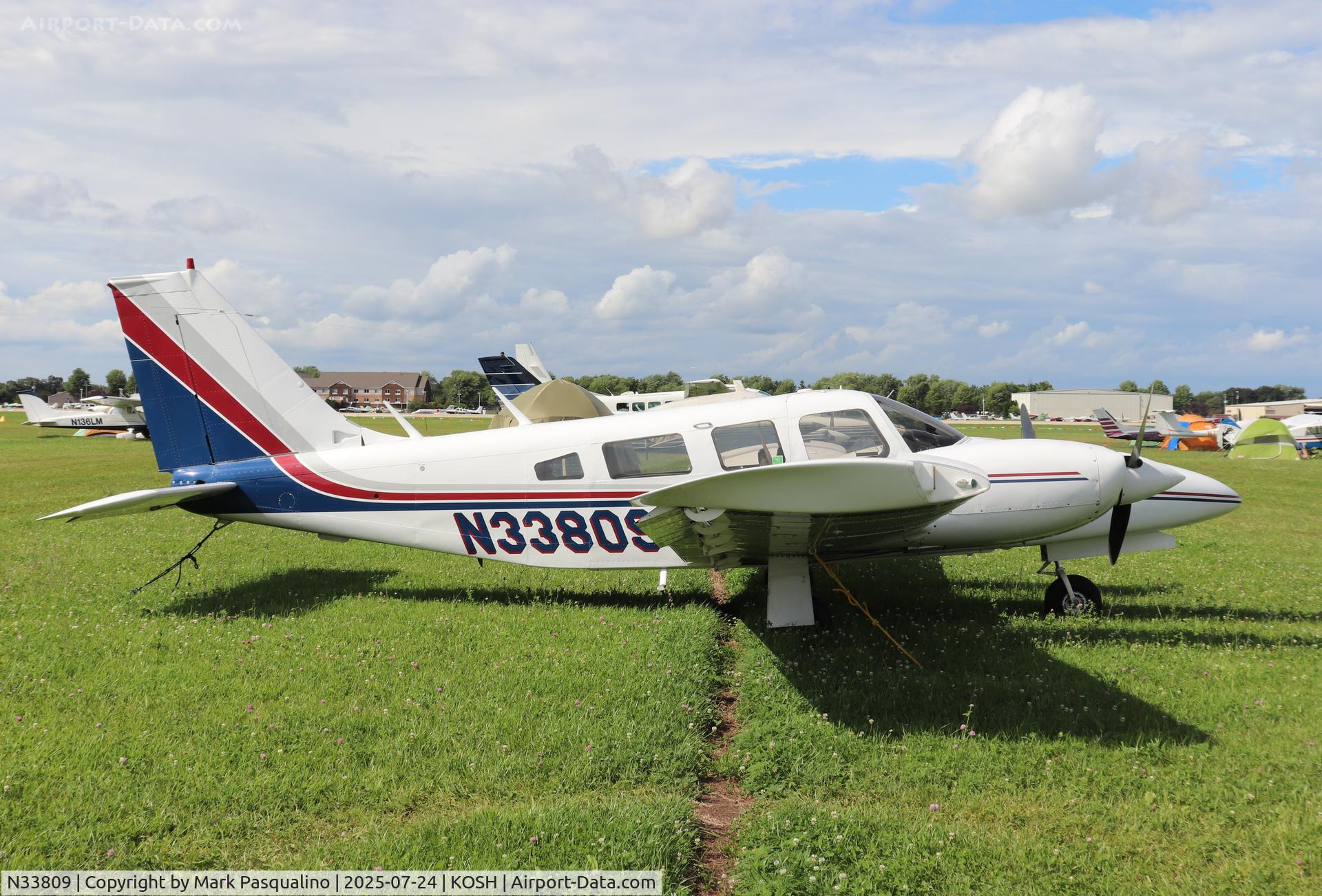 N33809, 1975 Piper PA-34-200T C/N 34-7570165, Piper PA-34-200T