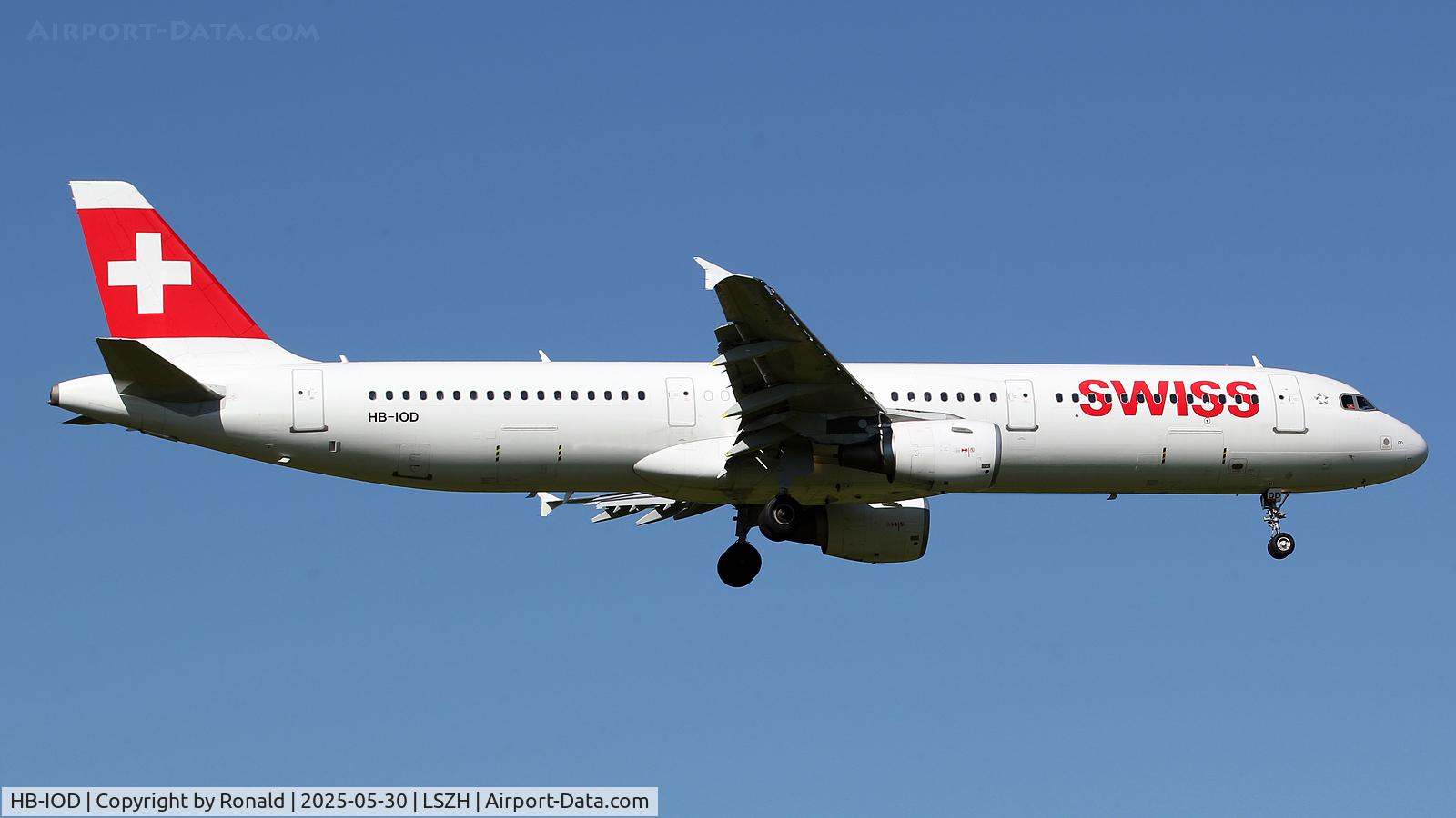 HB-IOD, 1995 Airbus A321-111 C/N 522, at zrh