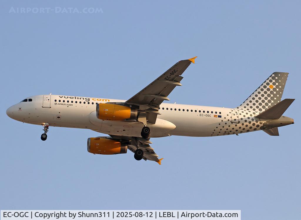 EC-OGC, 2006 Airbus A320-232 C/N 2883, Landing rwy 24R
