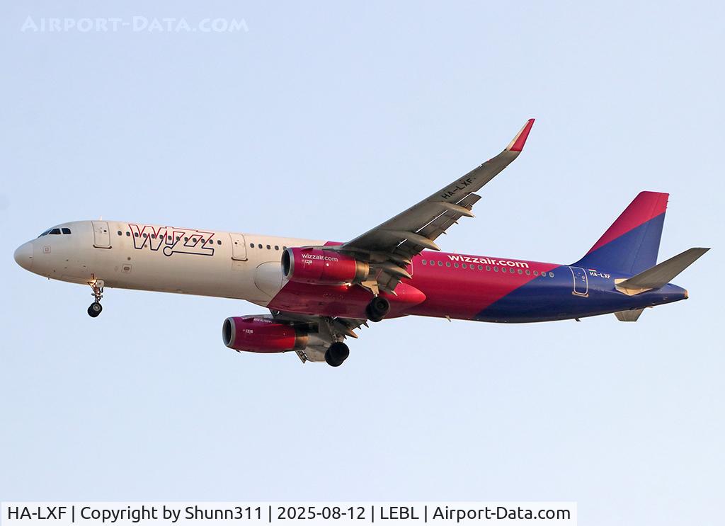 HA-LXF, 2016 Airbus A321-231 C/N 7155, Landing rwy 24R