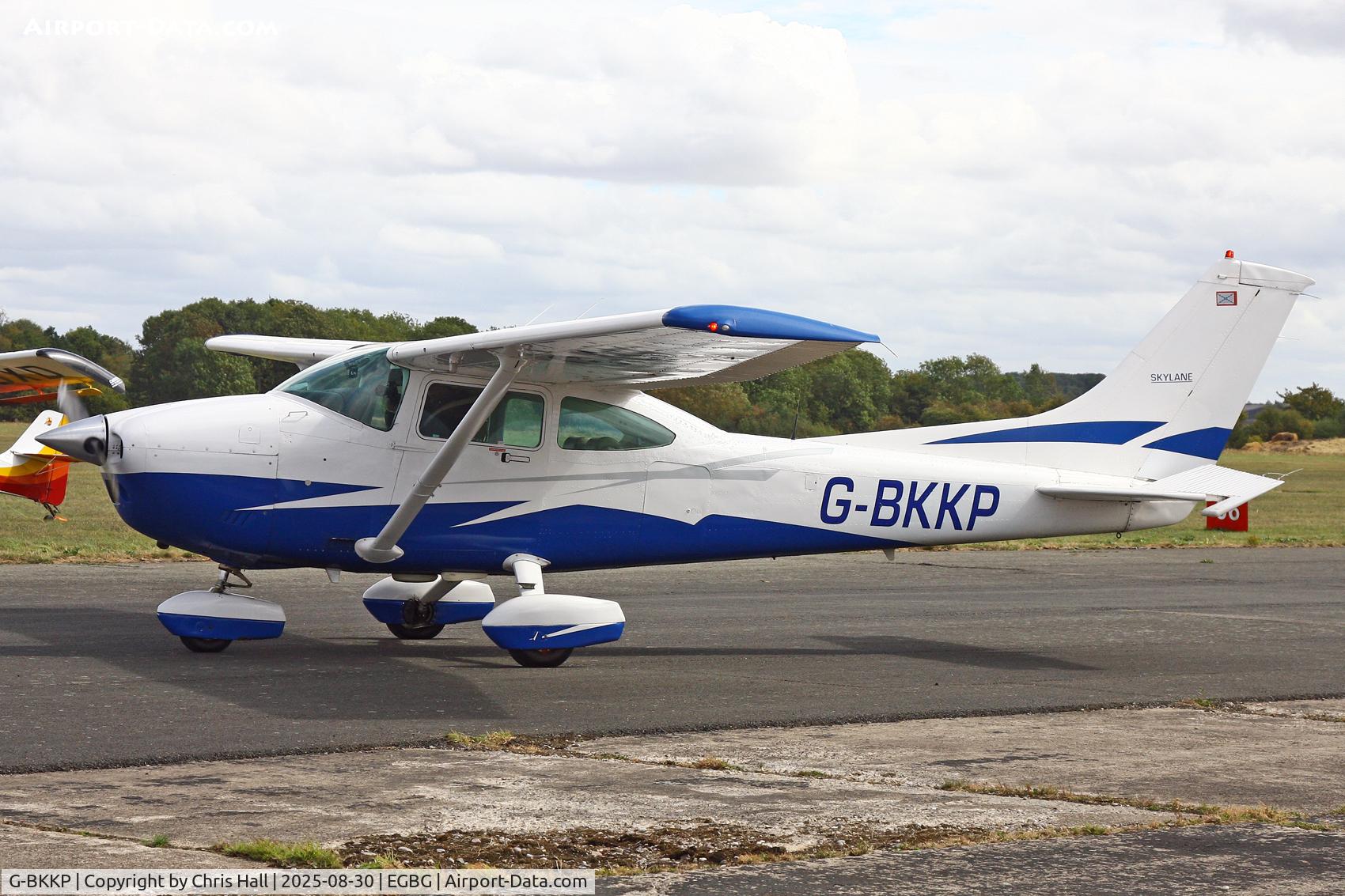 G-BKKP, 1981 Cessna 182R Skylane C/N 182-67968, LAA Rally 2025, Leicester