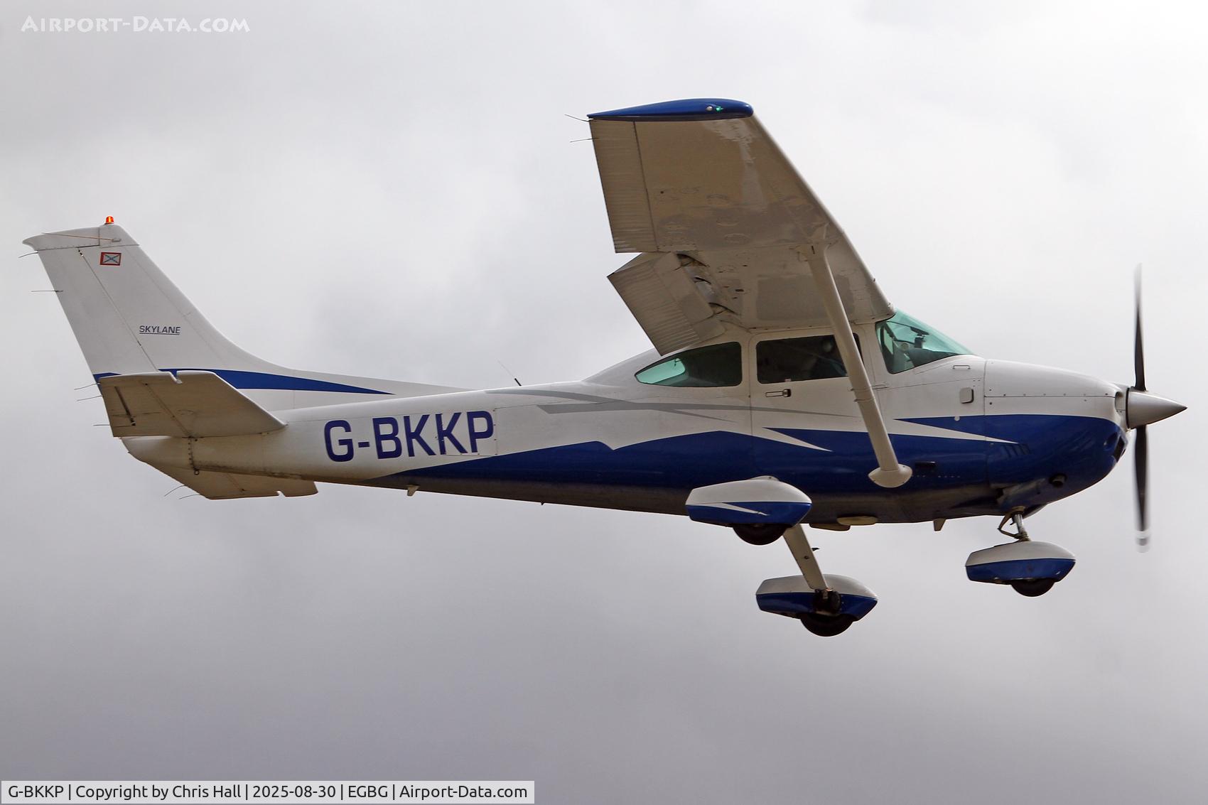 G-BKKP, 1981 Cessna 182R Skylane C/N 182-67968, LAA Rally 2025, Leicester