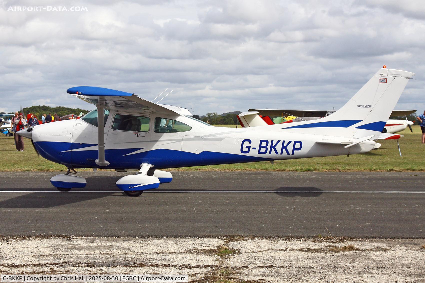 G-BKKP, 1981 Cessna 182R Skylane C/N 182-67968, LAA Rally 2025, Leicester