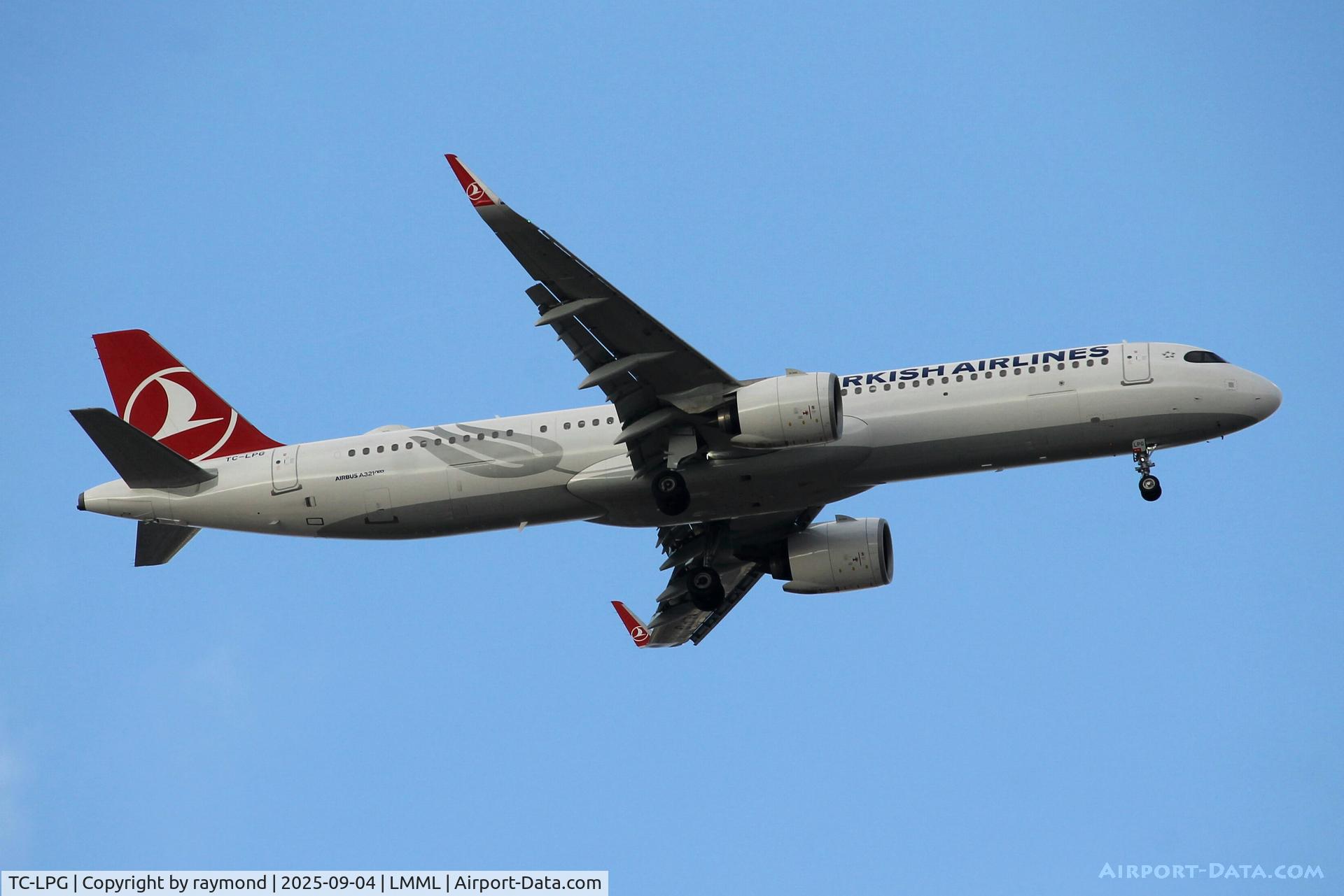 TC-LPG, , Airbus A321-271NX reg TC-LPG of Turkish Airlines approaching RW13 landing in Malta.