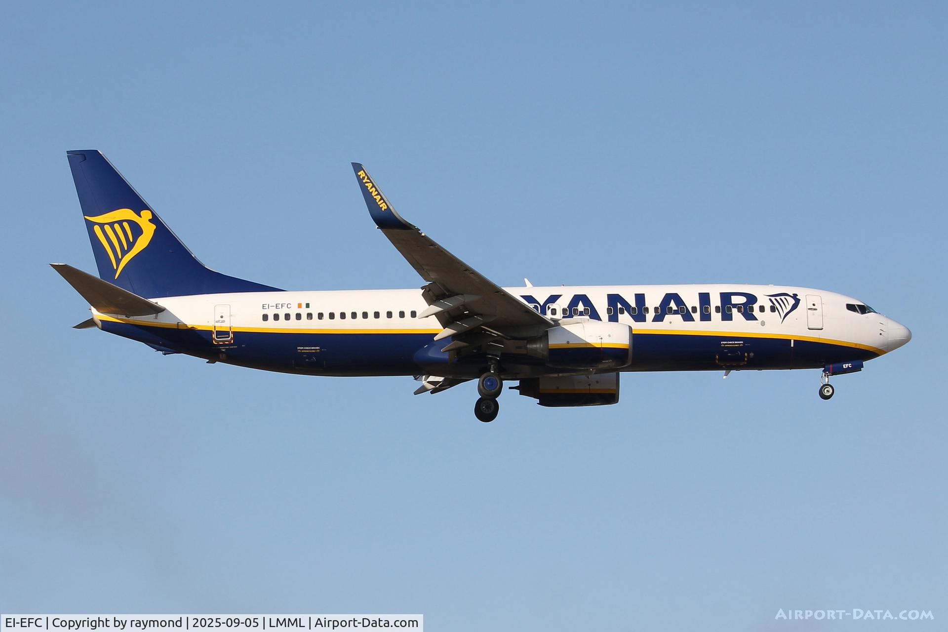EI-EFC, 2009 Boeing 737-8AS C/N 35015, Boeing 737-8AS reg EI-EFC of Ryanair on finals for RW31 in Malta.
