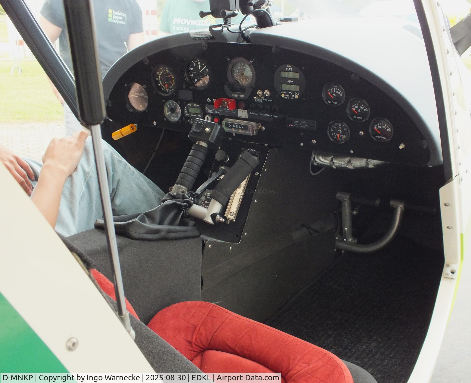 D-MNKP, 2002 Comco Ikarus C42B C/N 0206-6460, Comco Ikarus C42B at the 2025 Flugplatzfest Leverkusen airfield display #c