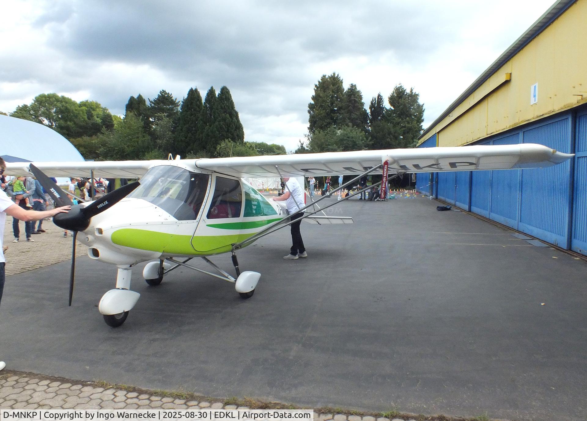 D-MNKP, 2002 Comco Ikarus C42B C/N 0206-6460, Comco Ikarus C42B at the 2025 Flugplatzfest Leverkusen airfield display #c