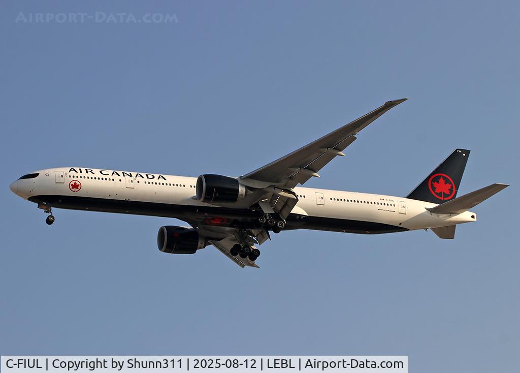 C-FIUL, 2007 Boeing 777-333/ER C/N 35255, Landing rwy 24R in new c/s