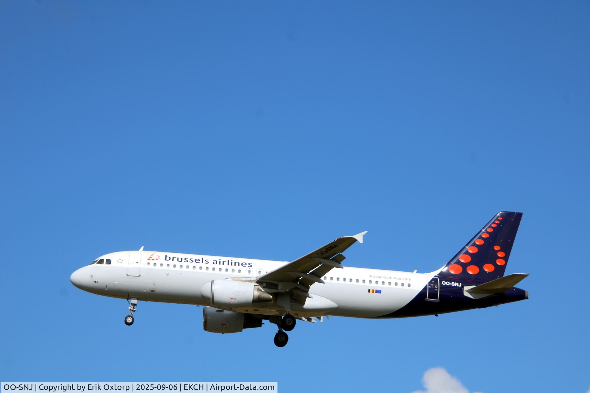 OO-SNJ, 2007 Airbus A320-214 C/N 3161, OO-SNJ landing rw 22L
