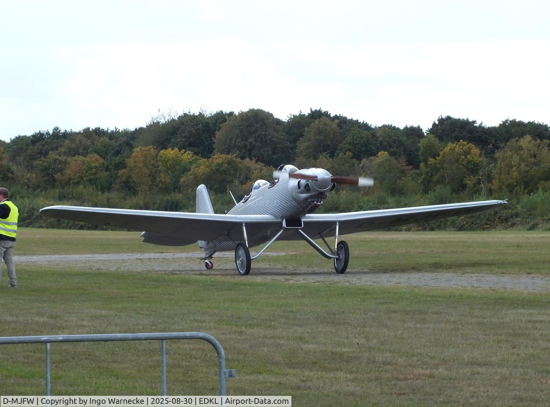 D-MJFW, Junkers Flugzeugwerke AG A50ci Replica C/N not found_D_MJFW, Junkers Flugzeugwerke A 50 ci Junior replica at the 2025 Flugplatzfest Leverkusen airfield display