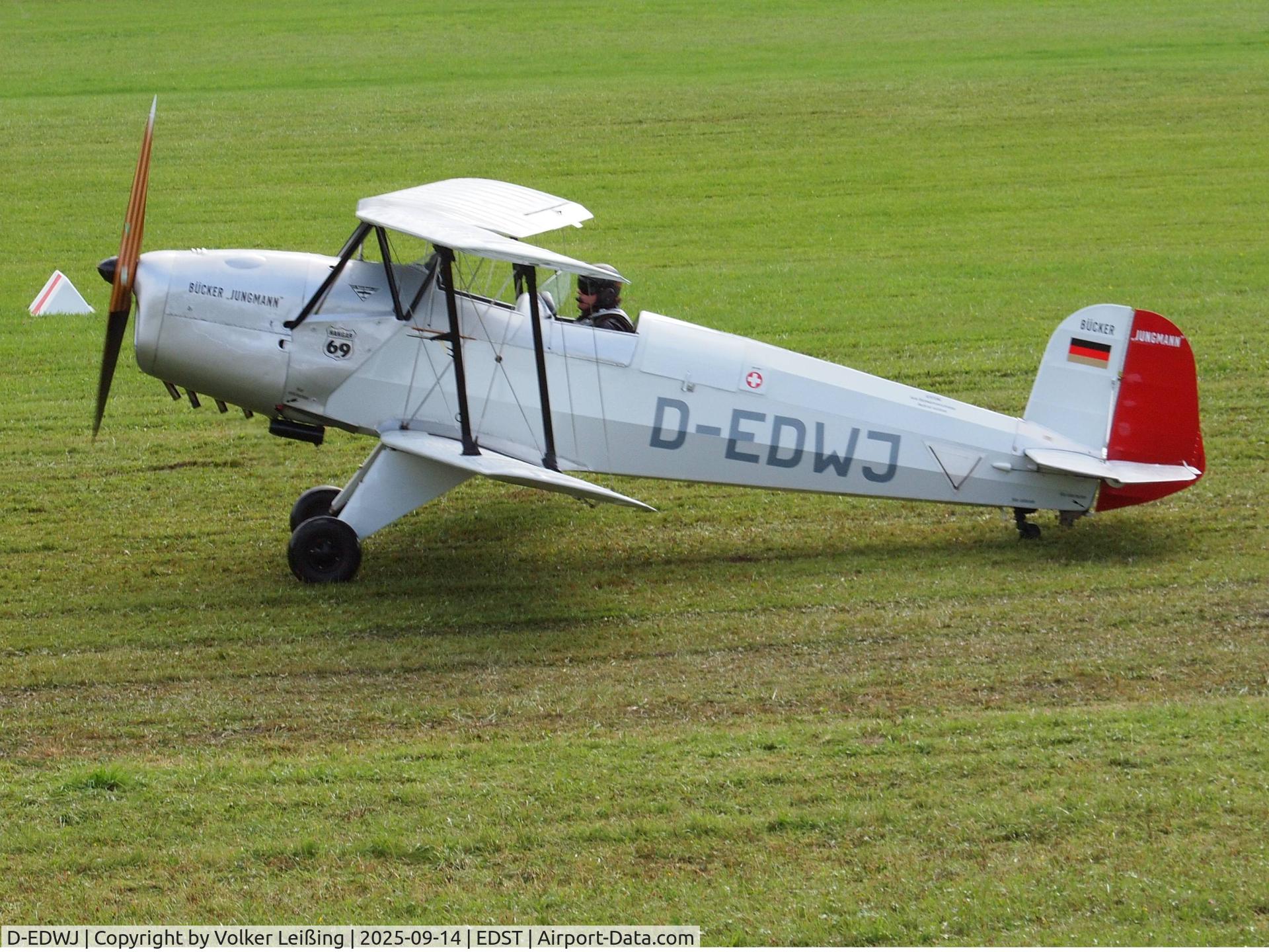 D-EDWJ, 1957 CASA 1-131E Jungmann C/N 2136, taxi to RWY D-EDWJ, 1957 CASA 1-131E Jungmann C/N 2136, taxi to RWY