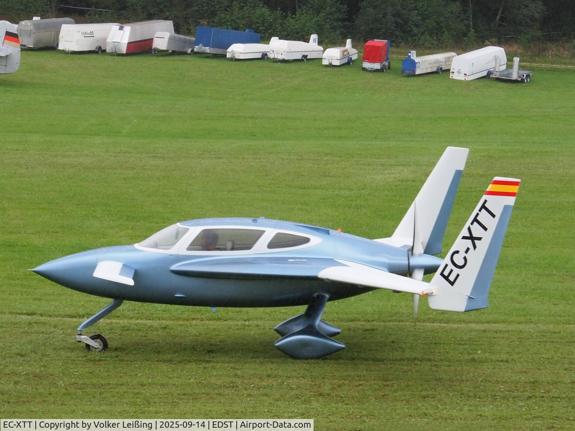 EC-XTT, 1992 Velocity SE FG C/N 20004-2906, Taxi to runway at 20th OTT hahnweide 2025