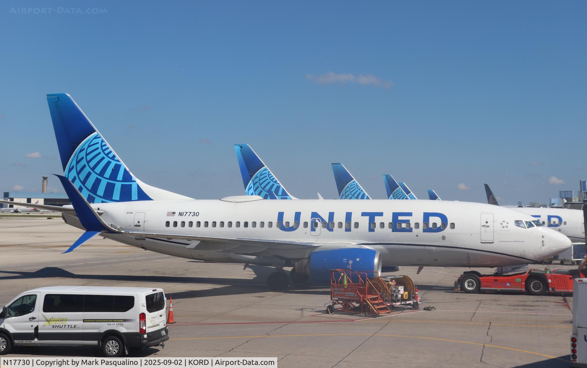 N17730, 1999 Boeing 737-724 C/N 28798, Boeing 737-724 N17730, 1999 Boeing 737-724 C/N 28798, Boeing 737-724