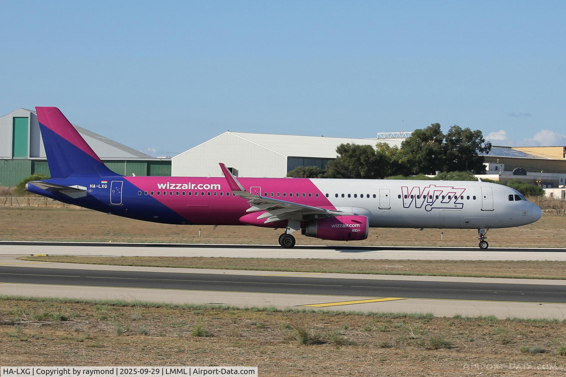 HA-LXG, 2016 Airbus A321-231 C/N 7182, Wizzair Airbus A321-231 reg HA-LXG on the main runway in Malta.