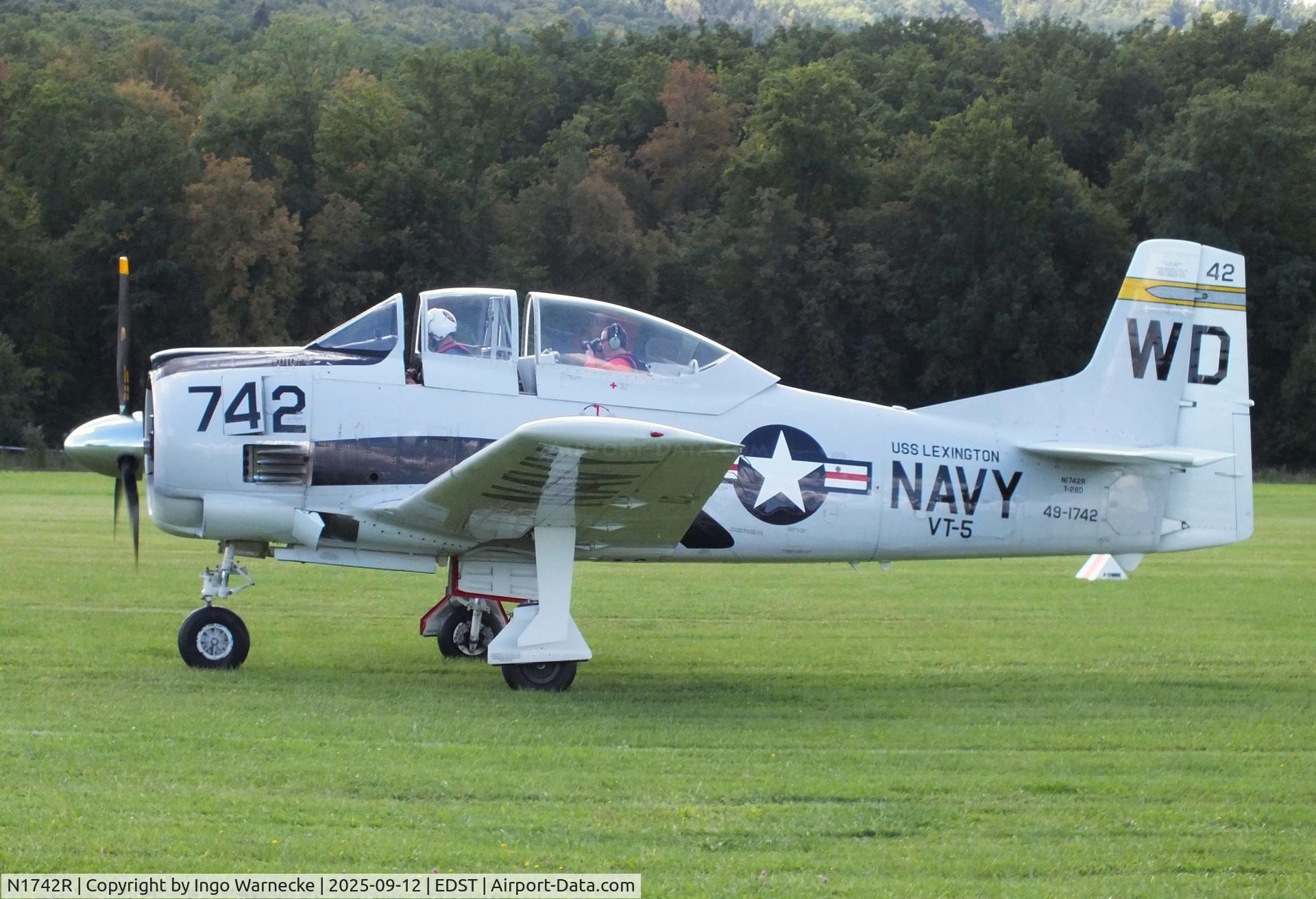 N1742R, 1951 North American T-28A Trojan C/N 49-1742, North American T-28A Trojan at the 2025 Hahnweide Fly-in, Kirchheim unter Teck airfield