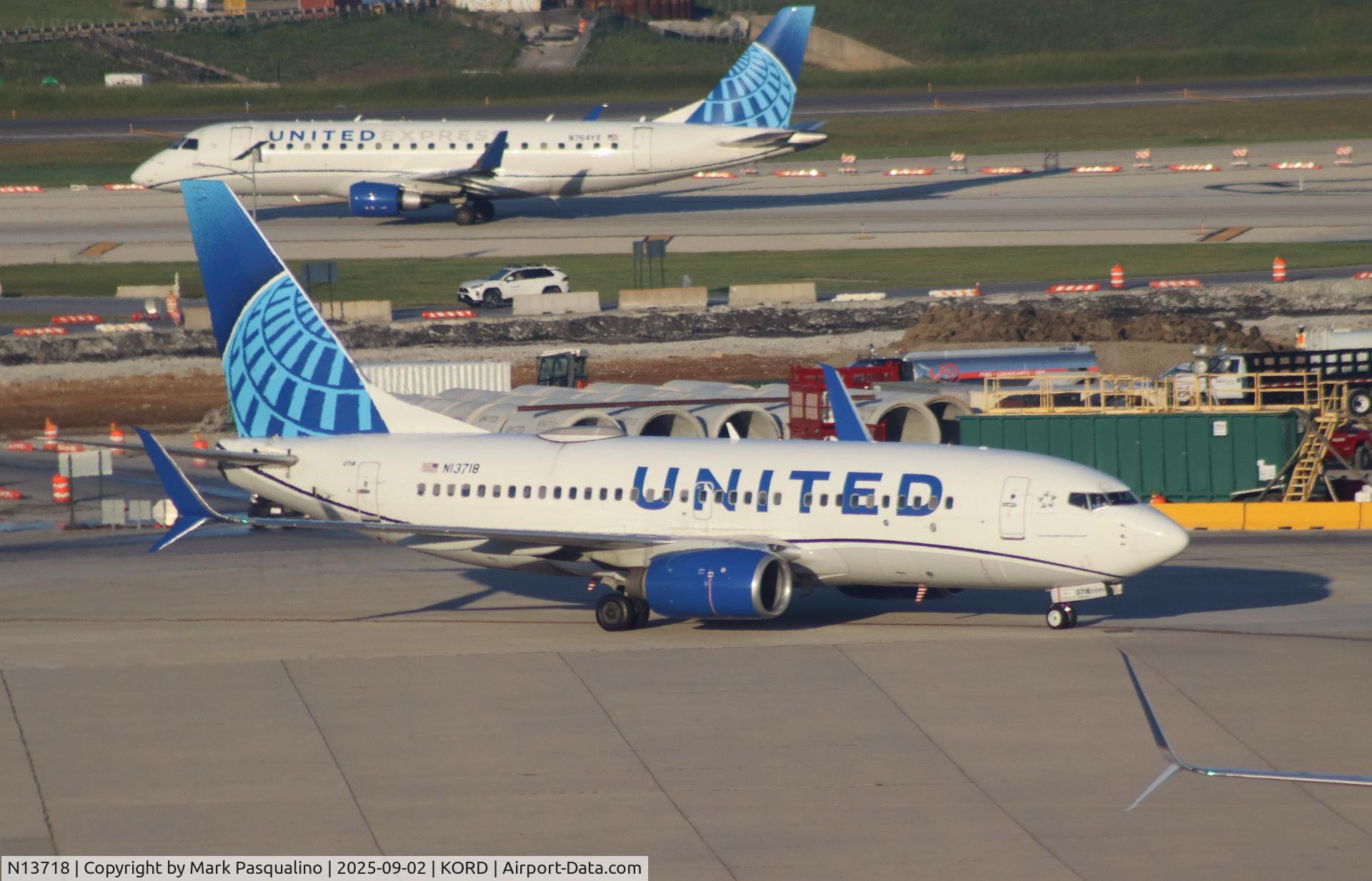 N13718, 1999 Boeing 737-724 C/N 28937, Boeing 737-724 N13718, 1999 Boeing 737-724 C/N 28937, Boeing 737-724