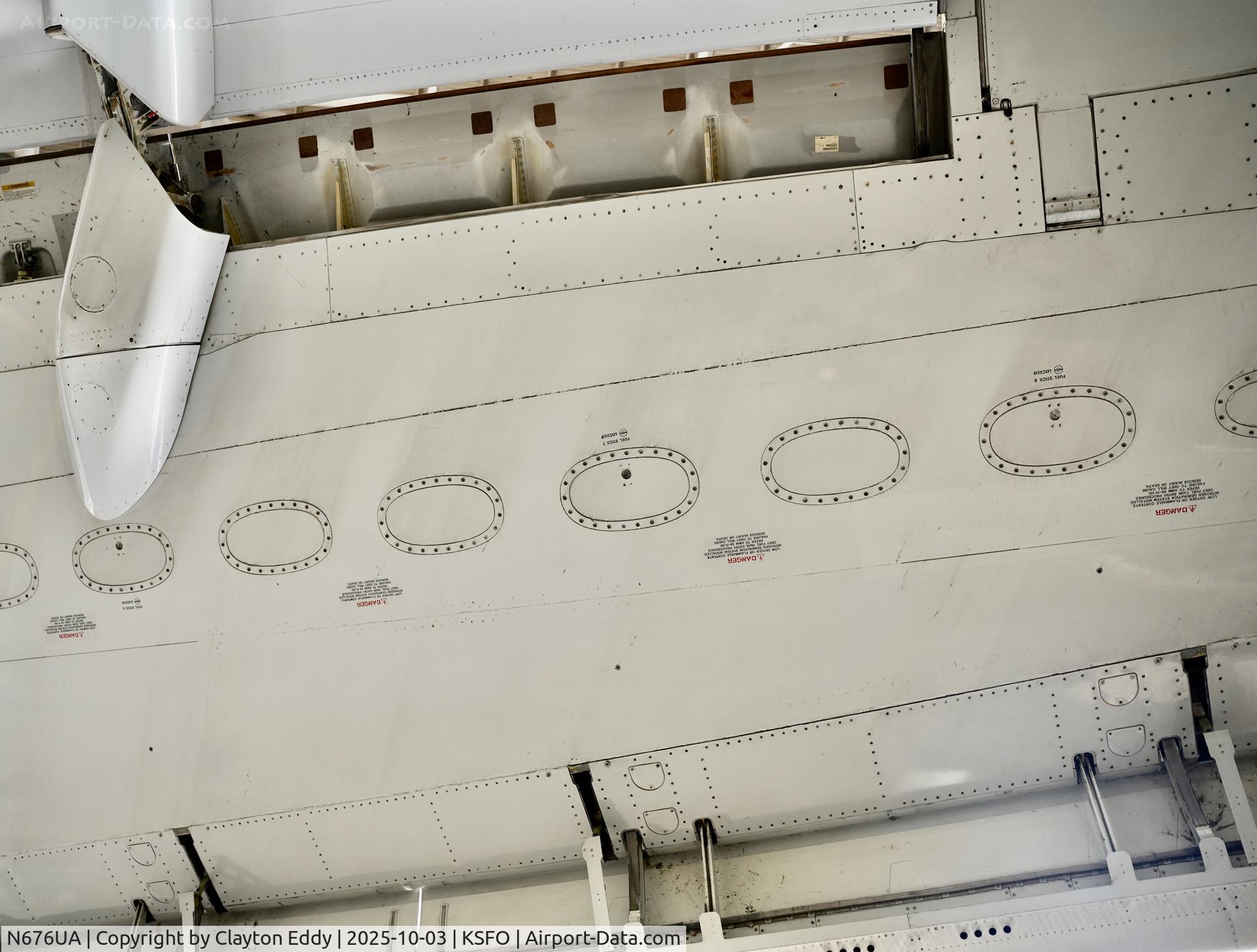 N676UA, 2001 Boeing 767-322/ER C/N 30028, SFO 2025 N676UA, 2001 Boeing 767-322/ER C/N 30028, SFO 2025