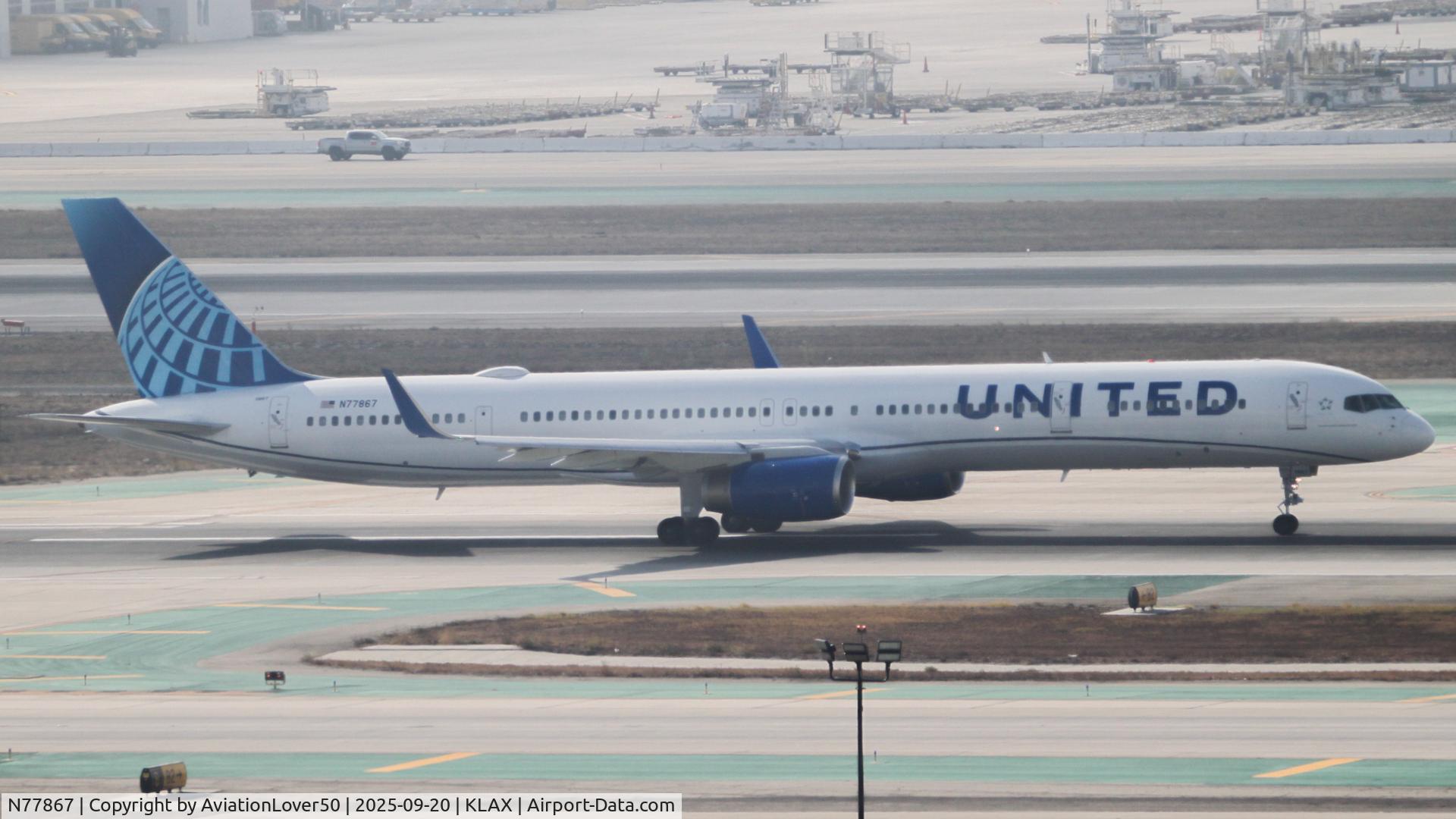 N77867, 2002 Boeing 757-33N C/N 32592, United 753